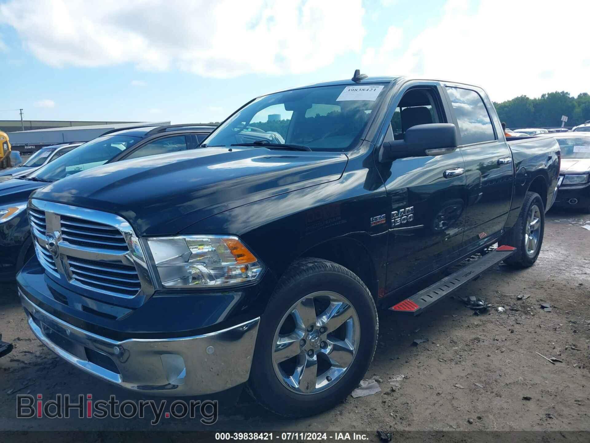 2017 RAM 1500 - VIN: 3C6RR7LT7HG746908 - Фото 2