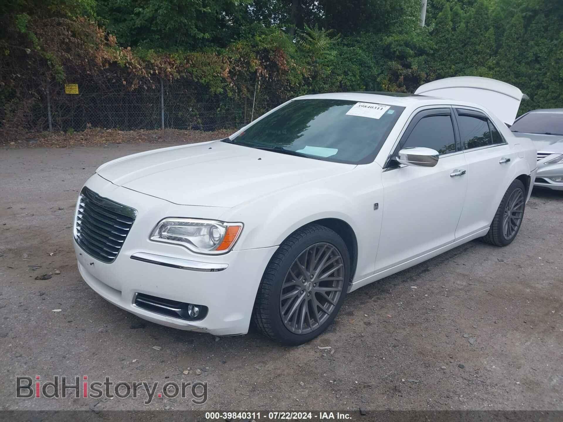2013 CHRYSLER 300 - VIN: 2C3CCAAG7DH735442 - Фото 2