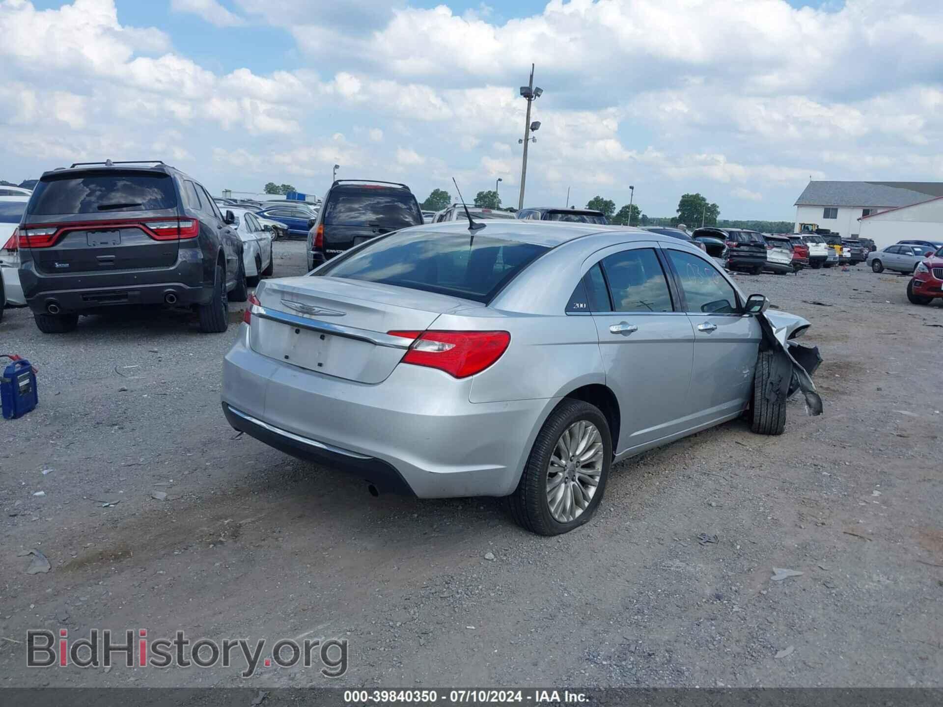 2011 CHRYSLER 200 - VIN: 1C3BC2FBXBN531107 - Фото 4