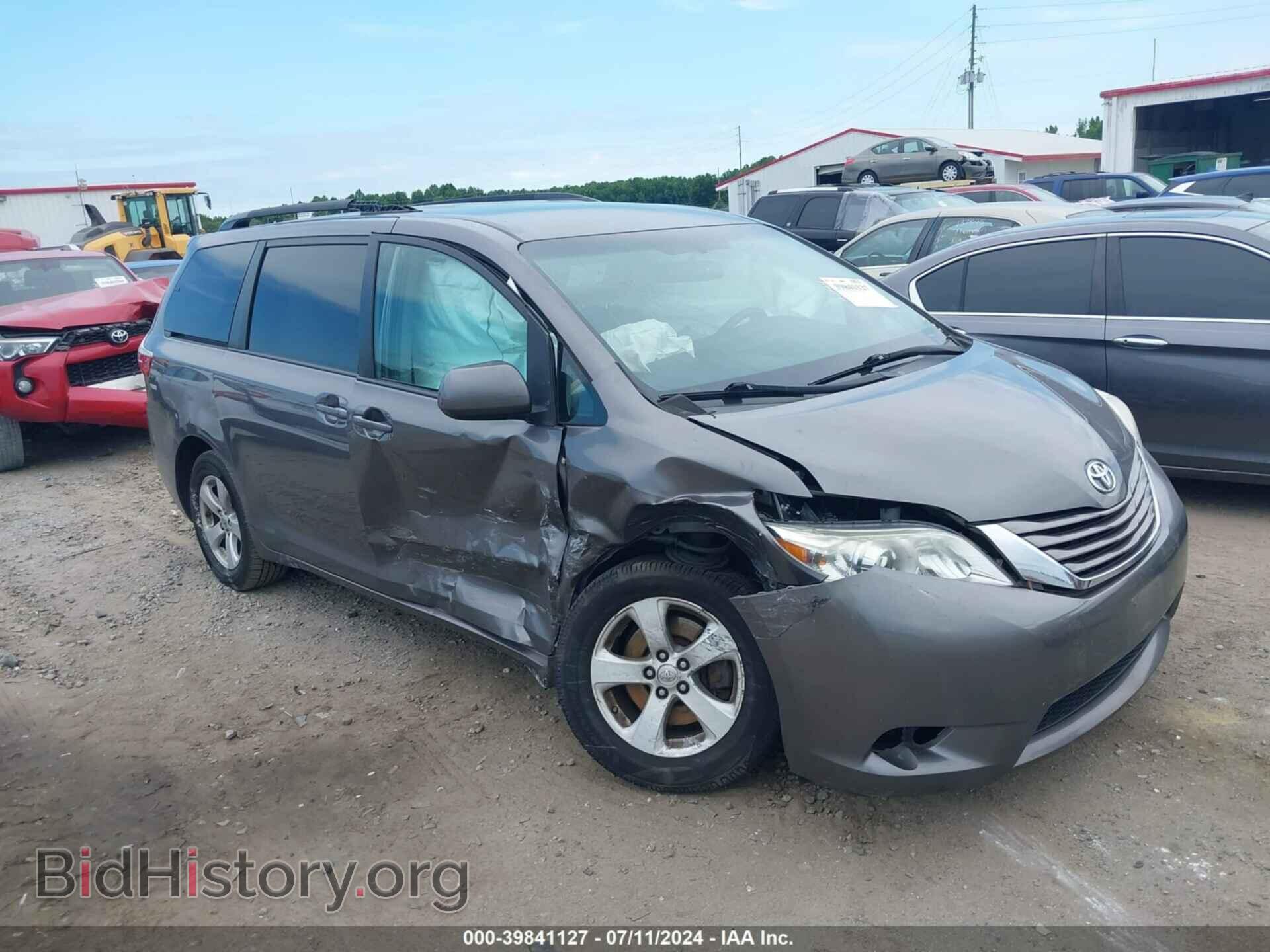 Фотография 5TDKZ3DC4HS871934 - TOYOTA SIENNA 2017
