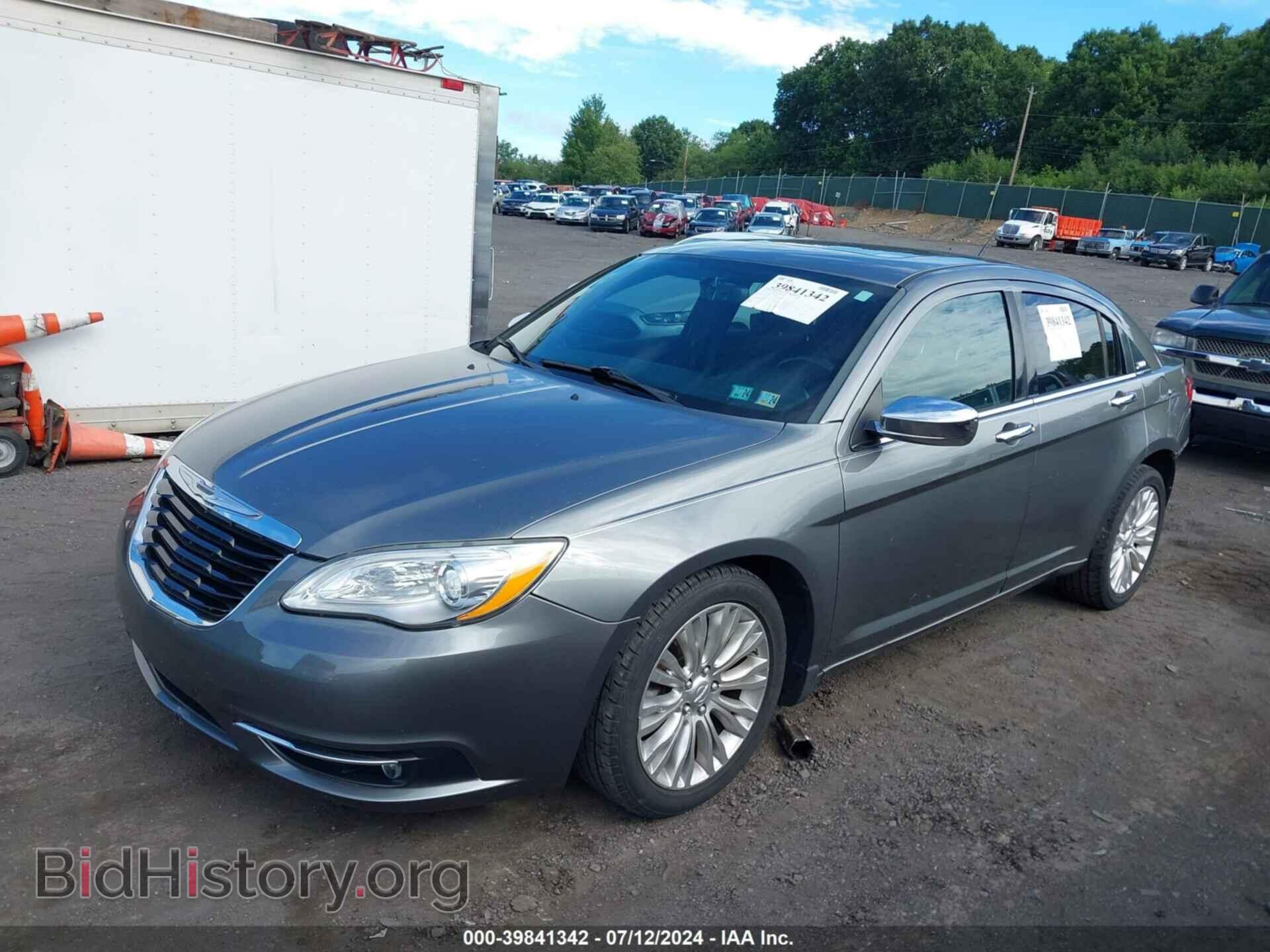 2011 CHRYSLER 200 - VIN: 1C3BC2FG9BN618556 - Фото 2