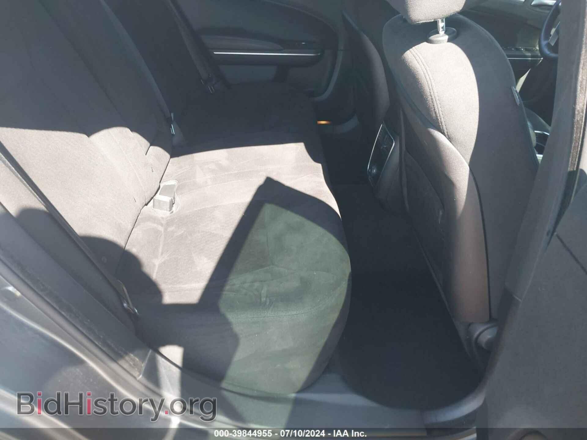 2012 CHRYSLER 300 - VIN: 2C3CCAAG2CH143297 - Фото 8