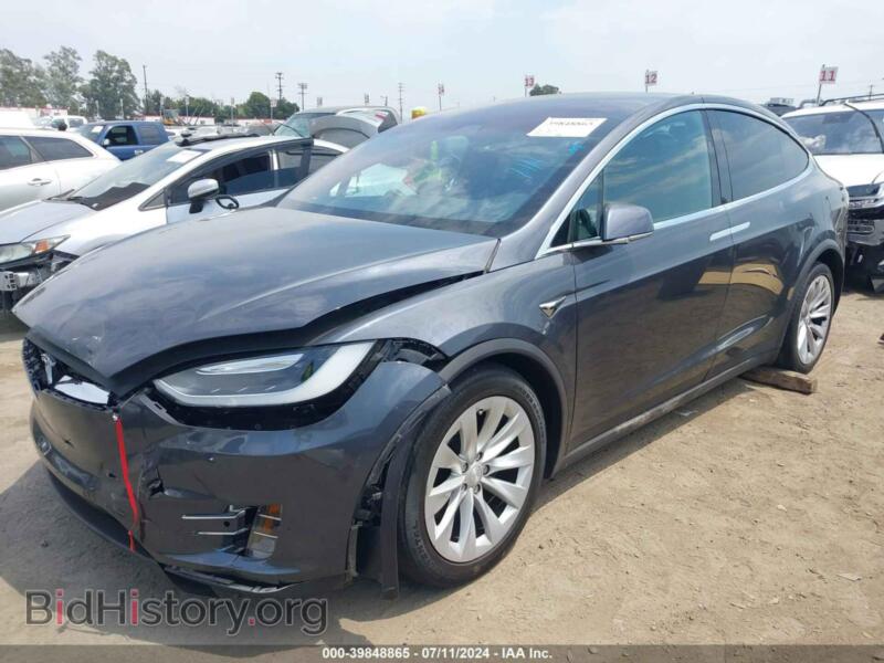 2017 Tesla MODEL X (VIN 5YJXCDE28HF041321) — фото 2 из 17