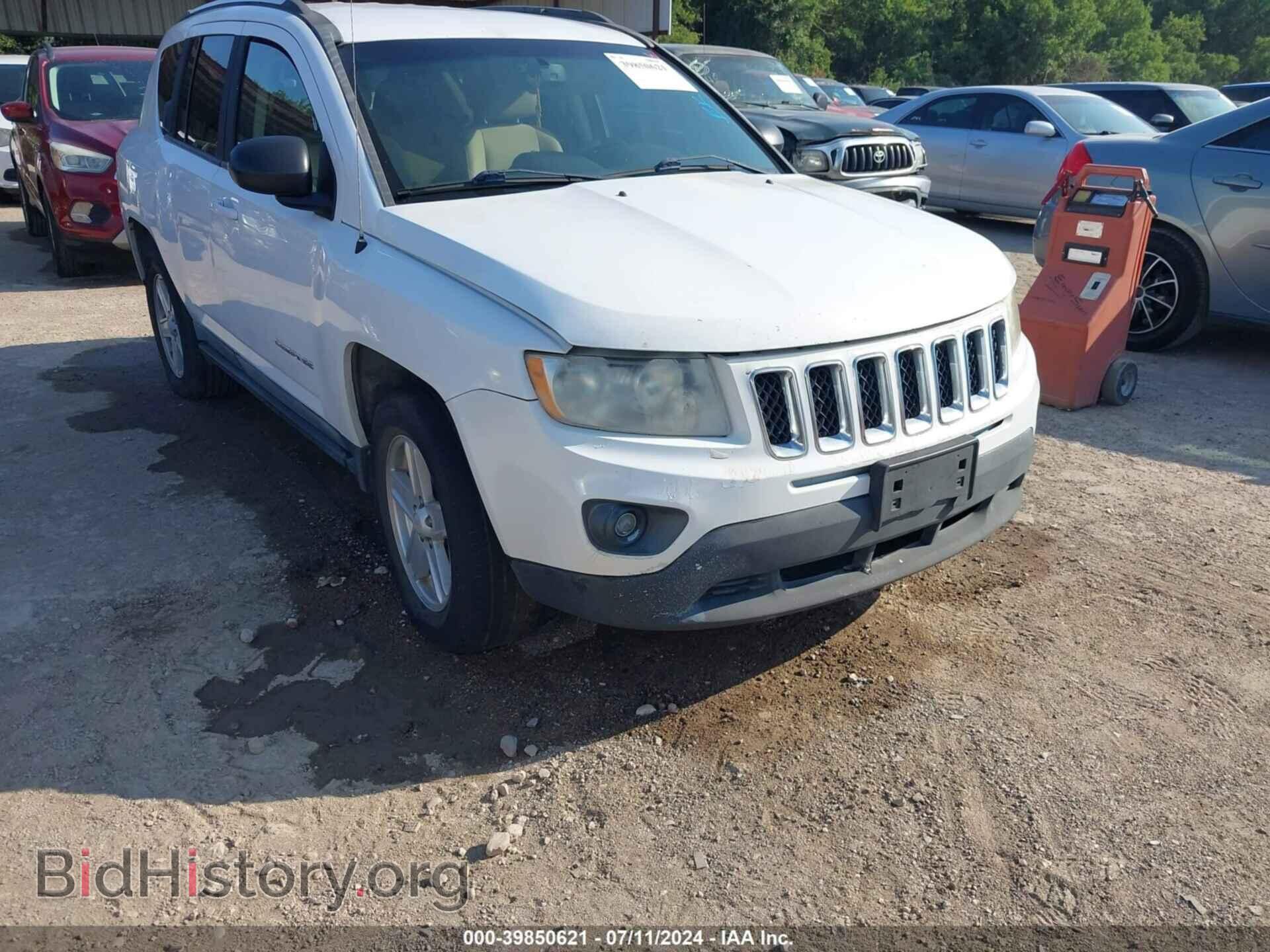 Photo 1J4NF1FB2BD251630 - JEEP COMPASS 2011