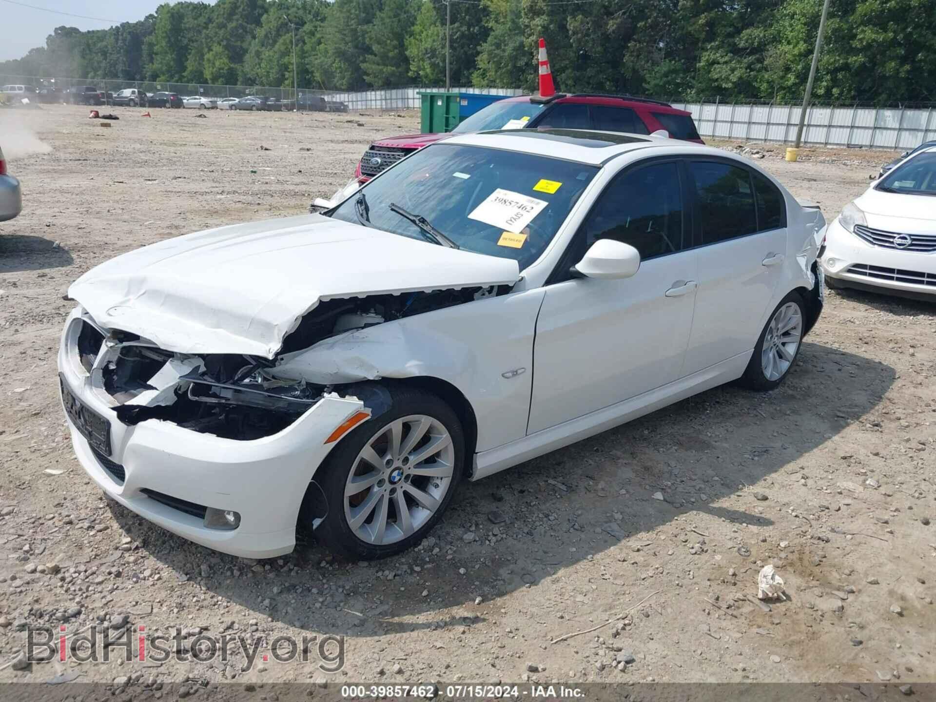 2009 BMW 328I - VIN: WBAPH775X9NL83833 - Фото 2