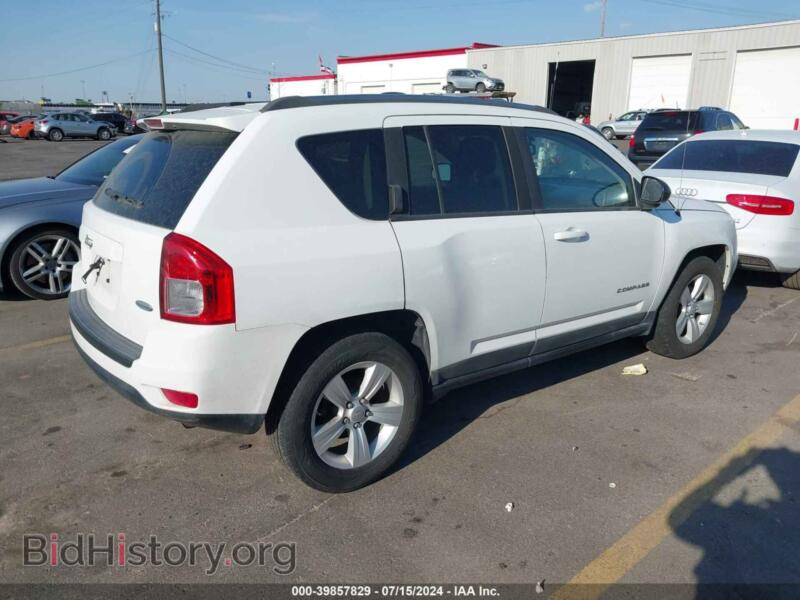 2011 Jeep COMPASS (VIN 1J4NF1FB9BD257876) — фото 4 из 11