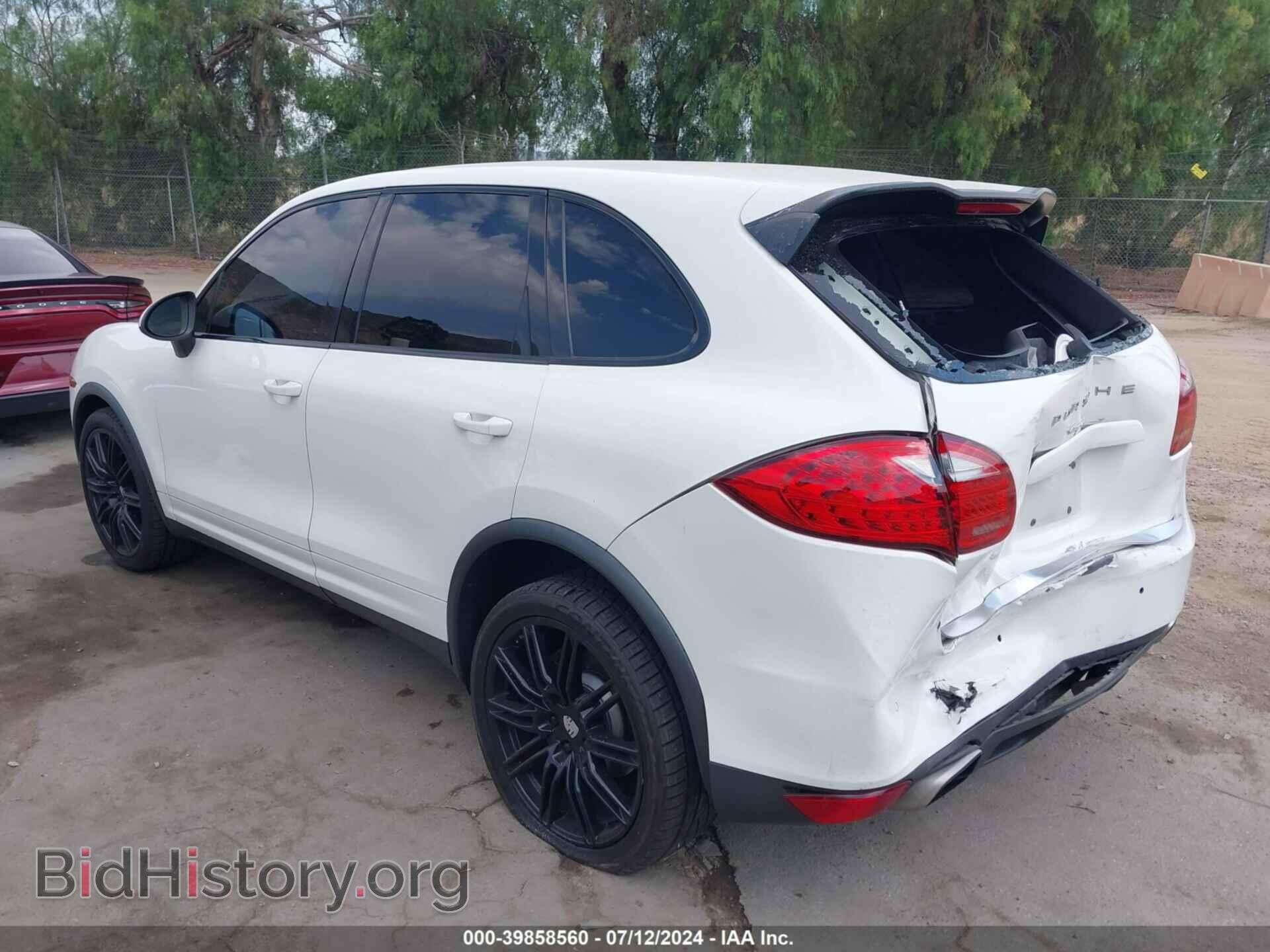 2011 PORSCHE CAYENNE - VIN: WP1AA2A21BLA04877 - Photo 3