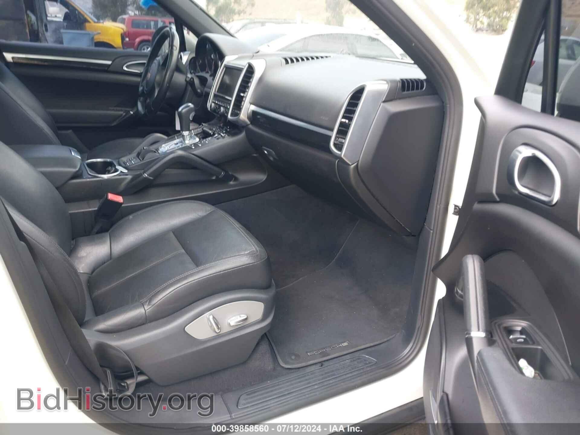 2011 PORSCHE CAYENNE - VIN: WP1AA2A21BLA04877 - Photo 5