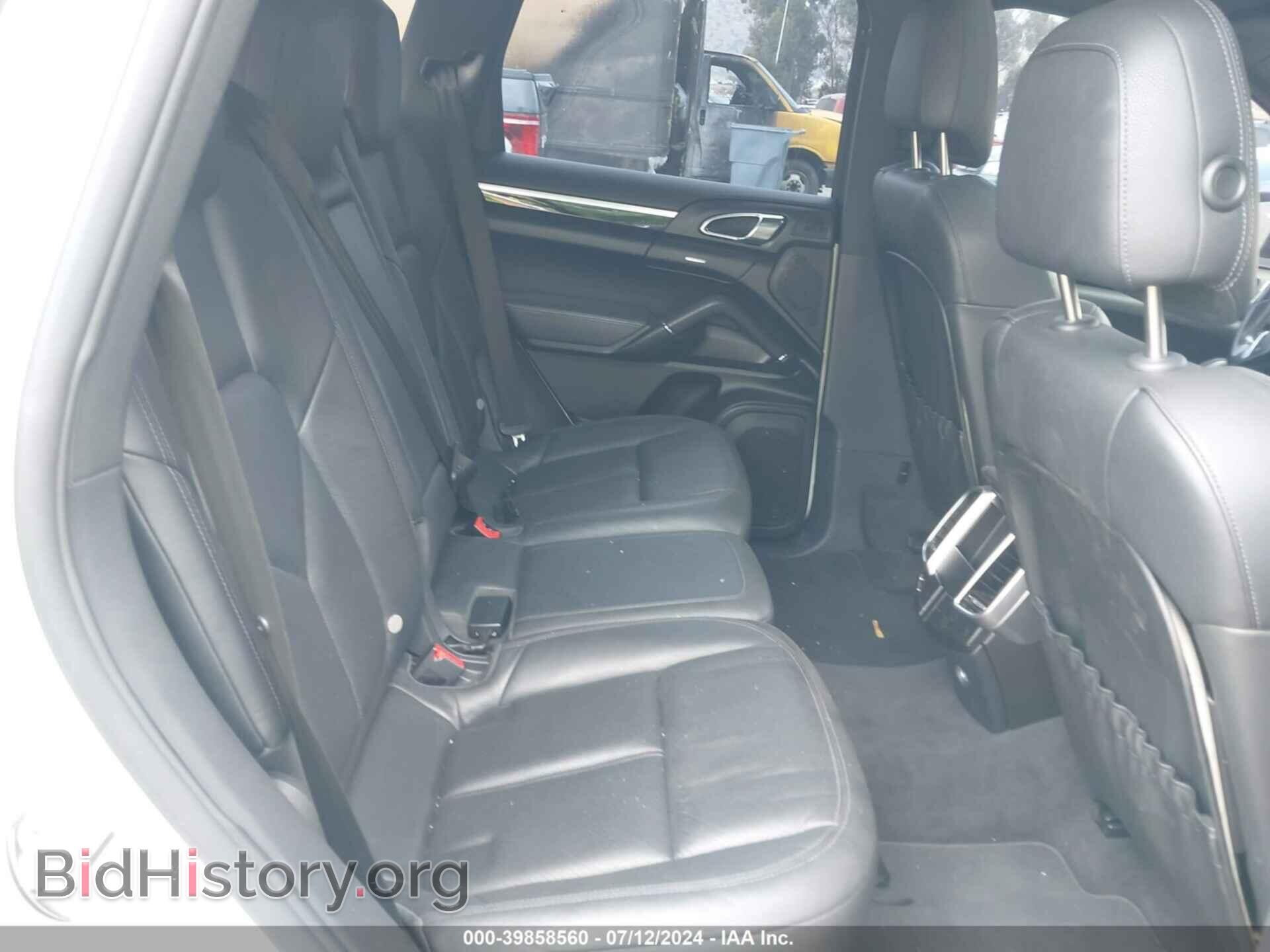 2011 PORSCHE CAYENNE - VIN: WP1AA2A21BLA04877 - Photo 8