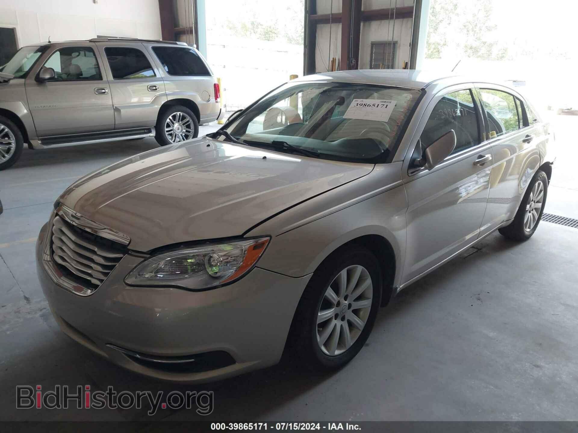 2013 CHRYSLER 200 - VIN: 1C3CCBAB9DN668327 - Photo 2