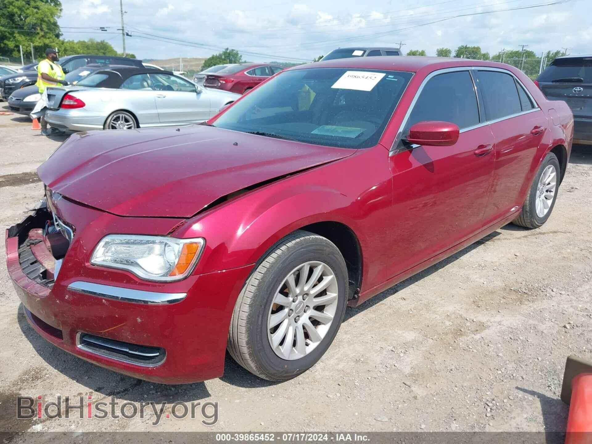 2013 CHRYSLER 300 - VIN: 2C3CCAAG7DH576762 - Фото 2