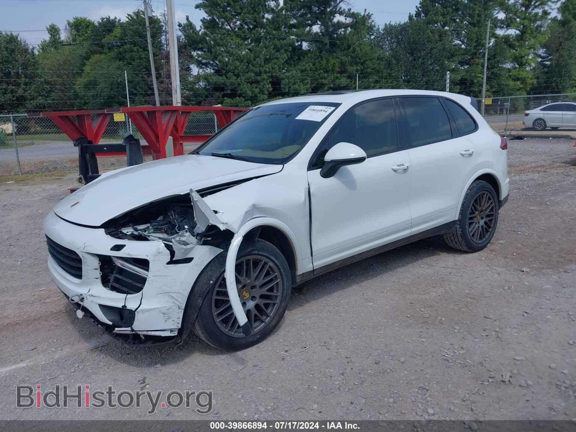 2017 PORSCHE CAYENNE - VIN: WP1AA2A25HKA83601 - Фото 2