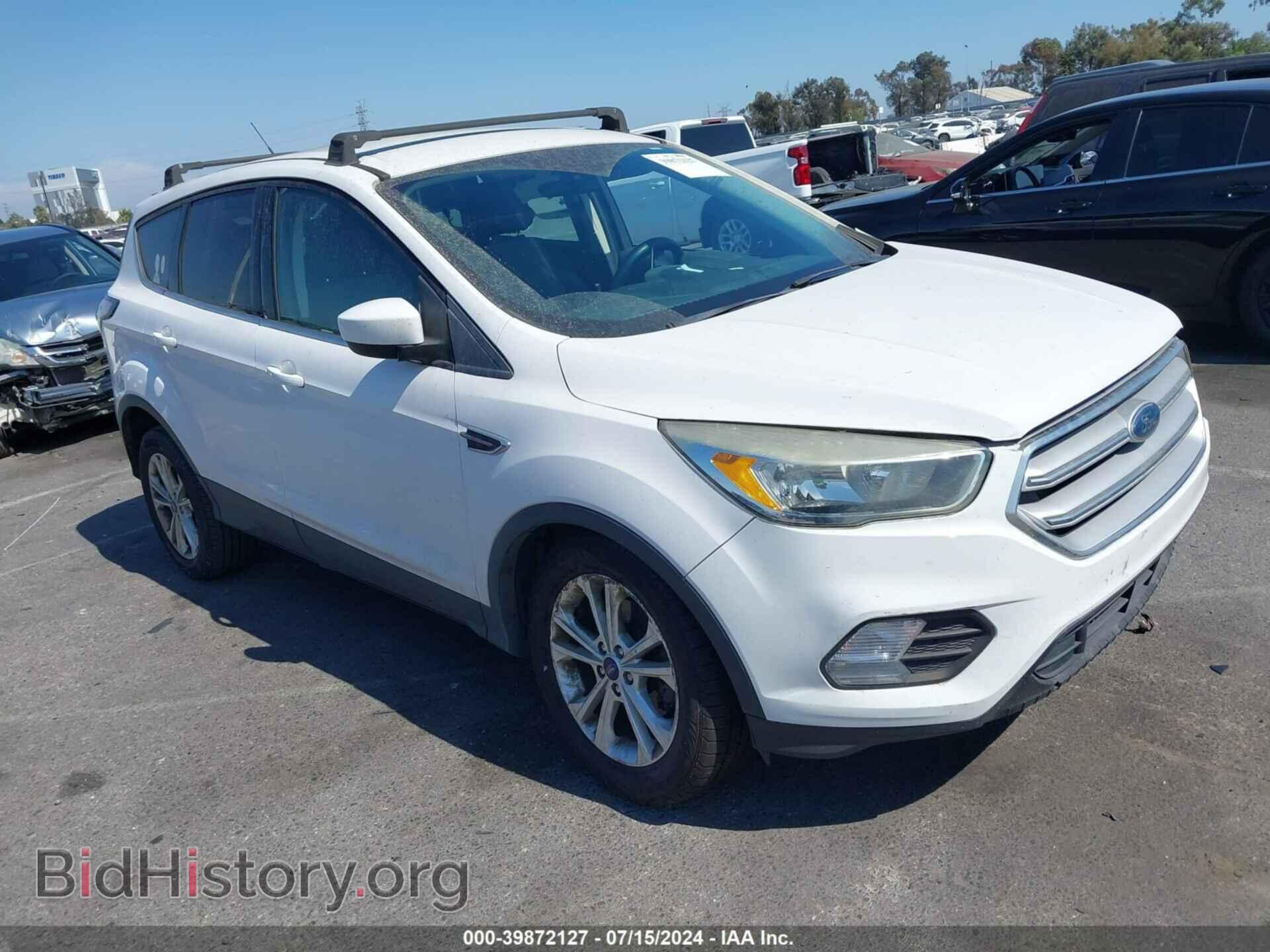 Фотография 1FMCU0GD8HUC02126 - FORD ESCAPE 2017