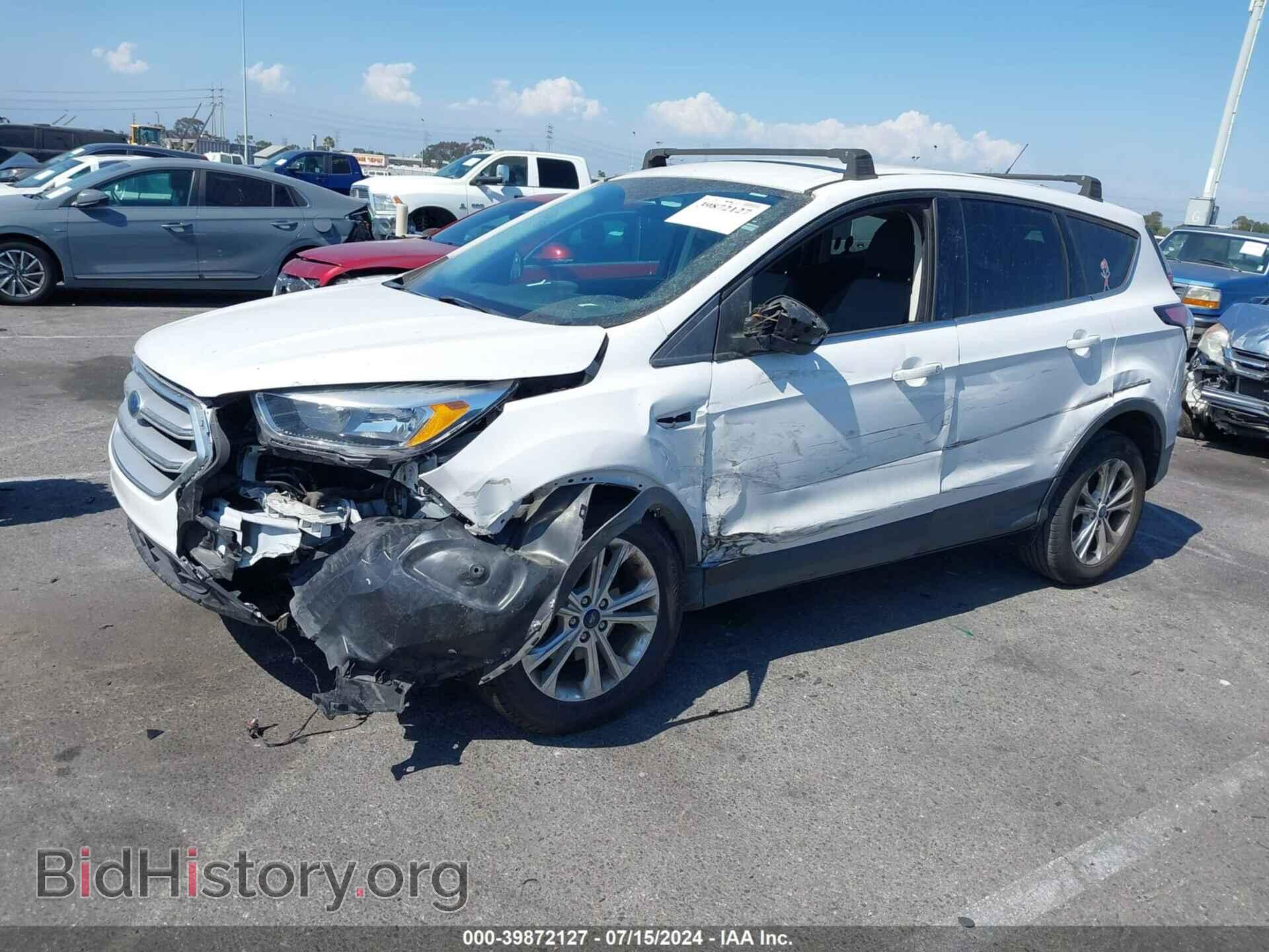2017 FORD ESCAPE - VIN: 1FMCU0GD8HUC02126 - Фото 2