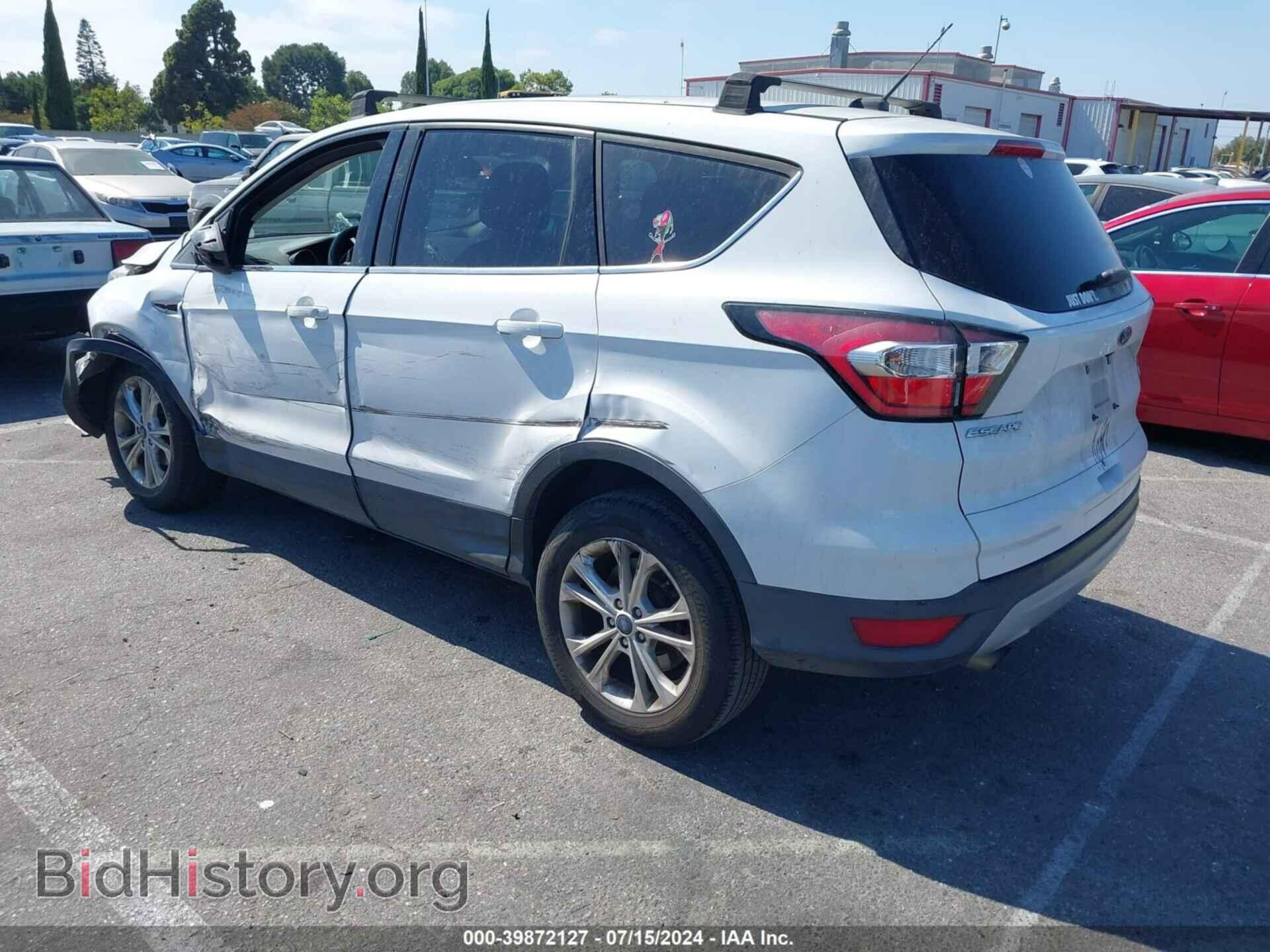 2017 FORD ESCAPE - VIN: 1FMCU0GD8HUC02126 - Фото 3