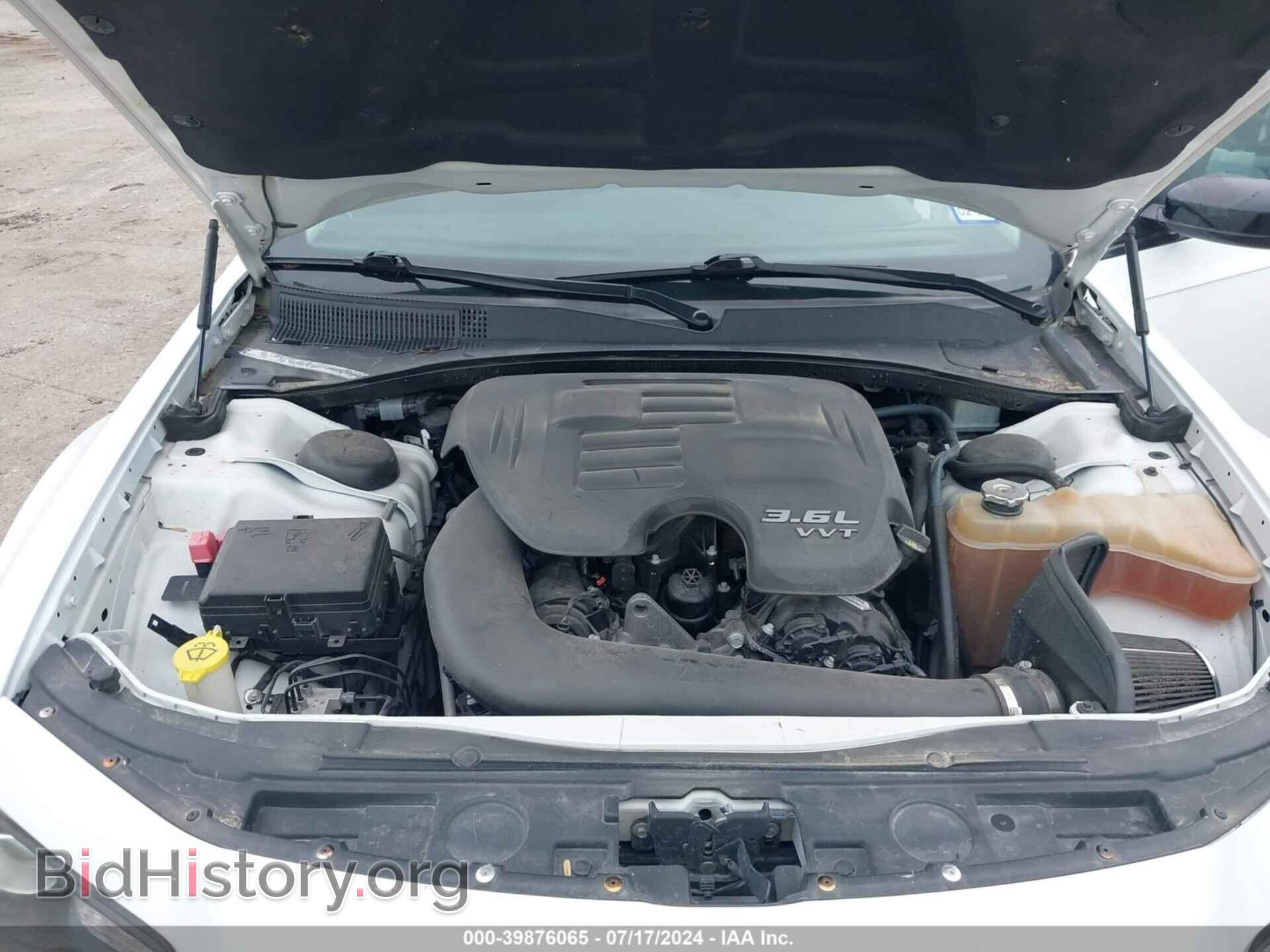 2019 CHRYSLER 300 - VIN: 2C3CCAAG3KH676757 - Фото 10
