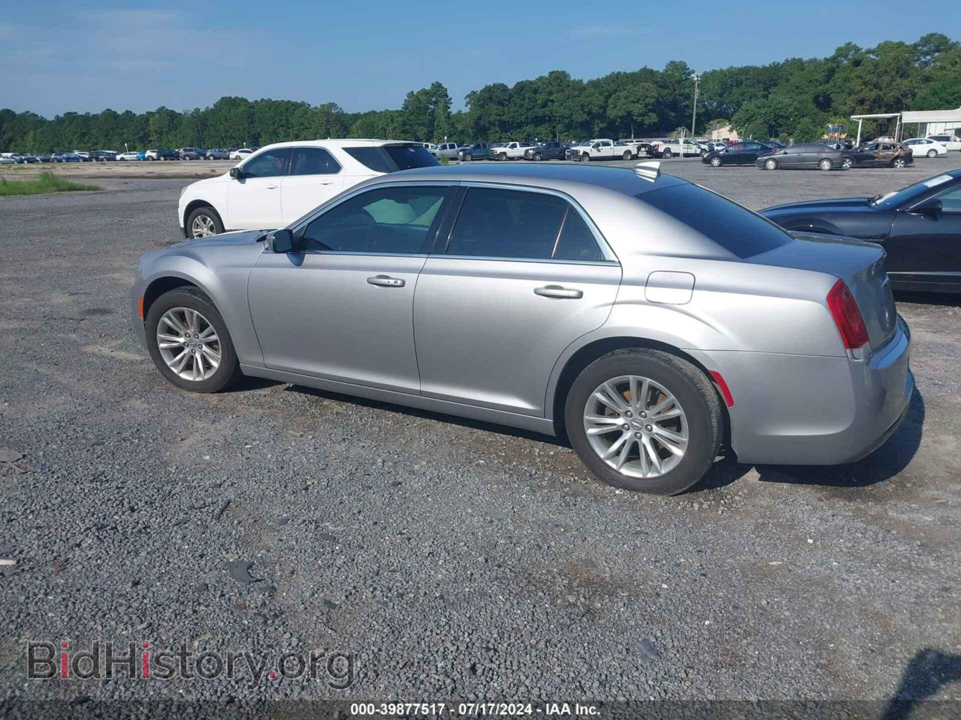 2017 CHRYSLER 300 - VIN: 2C3CCAAG5HH548321 - Фото 3