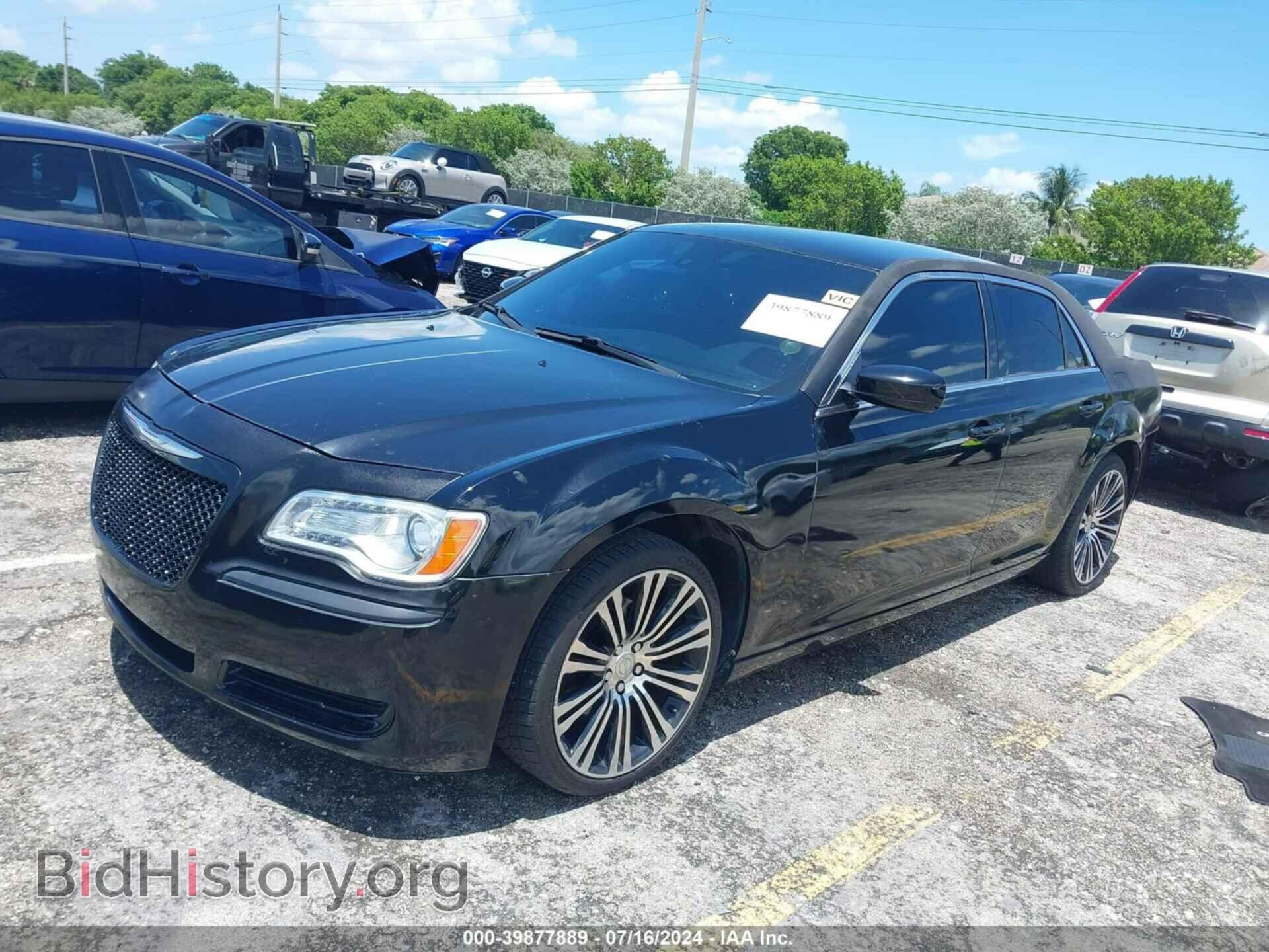2014 CHRYSLER 300 - VIN: 2C3CCAAG6EH379745 - Фото 2