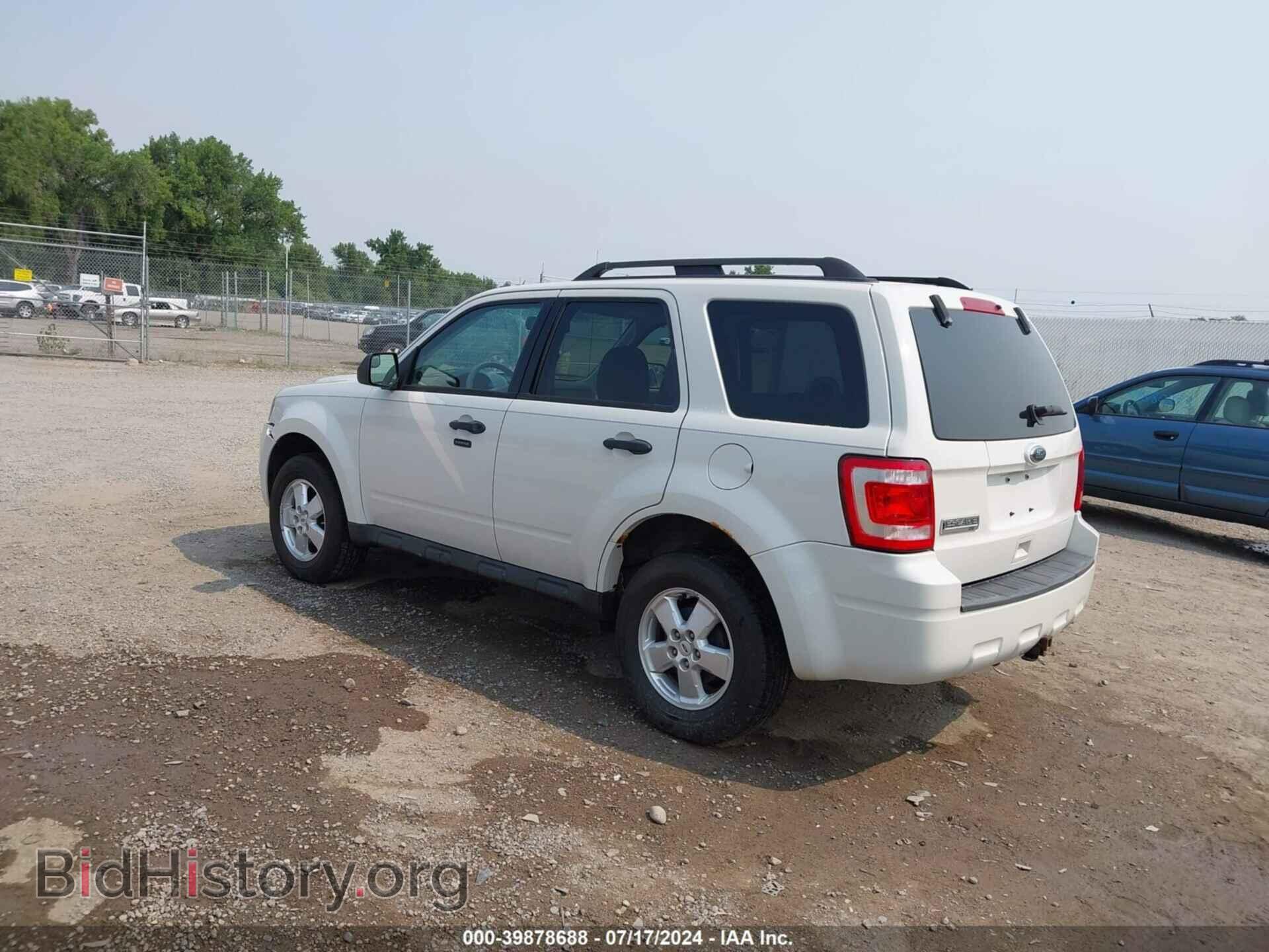 2010 FORD ESCAPE - VIN: 1FMCU0D73AKB41557 - Фото 3