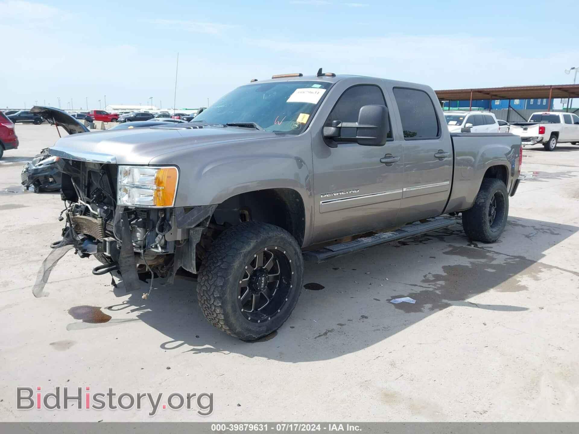 2013 GMC SIERRA 2500HD - VIN: 1GT125E85DF214043 - Фото 2