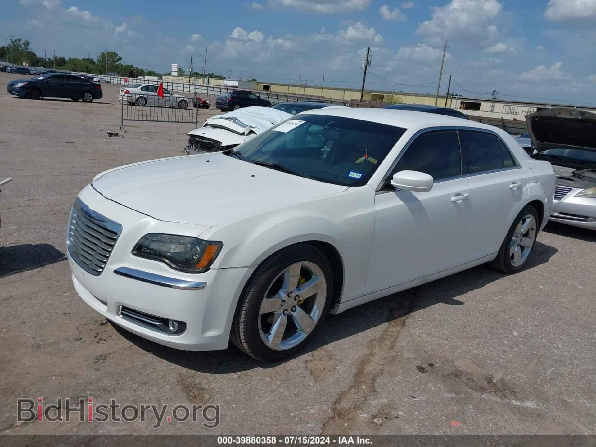 2013 CHRYSLER 300 - VIN: 2C3CCAAG6DH515113 - Фото 2