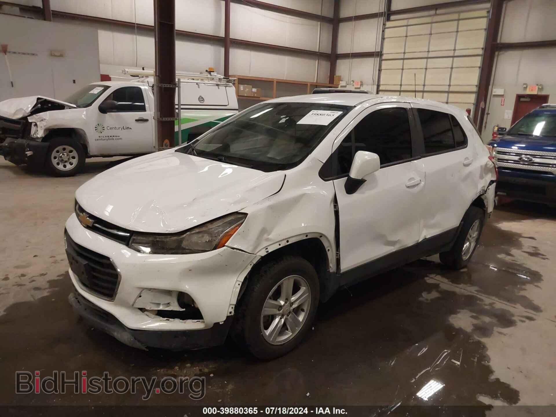 2017 CHEVROLET TRAX - VIN: 3GNCJNSB9HL221740 - Фото 2