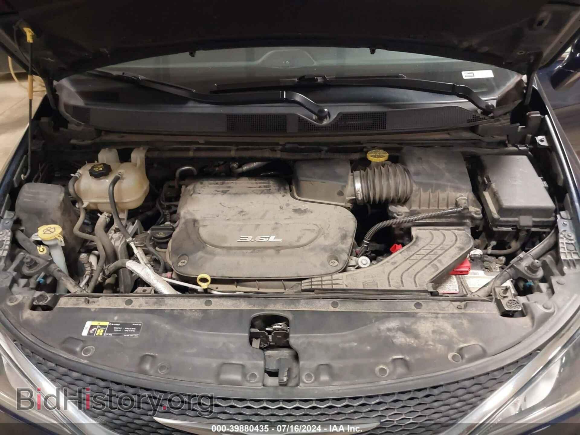 2018 CHRYSLER PACIFICA - VIN: 2C4RC1FG9JR126065 - Фото 10