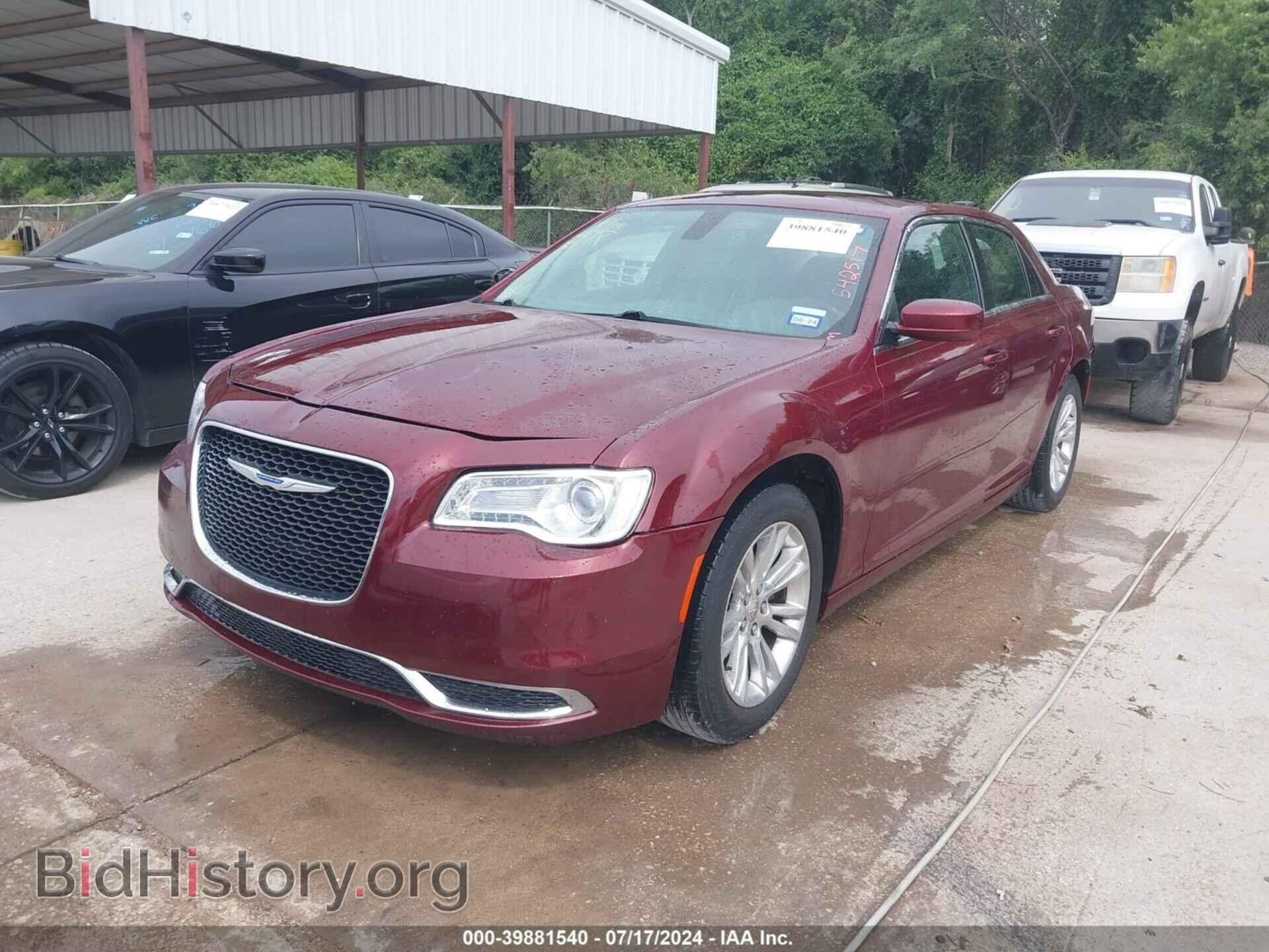 2019 CHRYSLER 300 - VIN: 2C3CCAAG4KH542517 - Фото 2