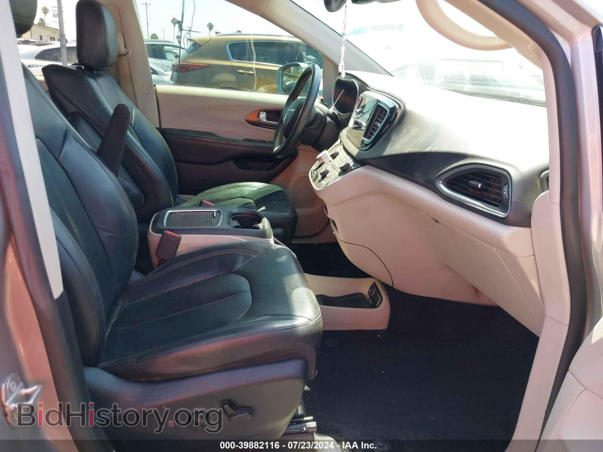 2017 CHRYSLER PACIFICA - VIN: 2C4RC1EG7HR577412 - Photo 5
