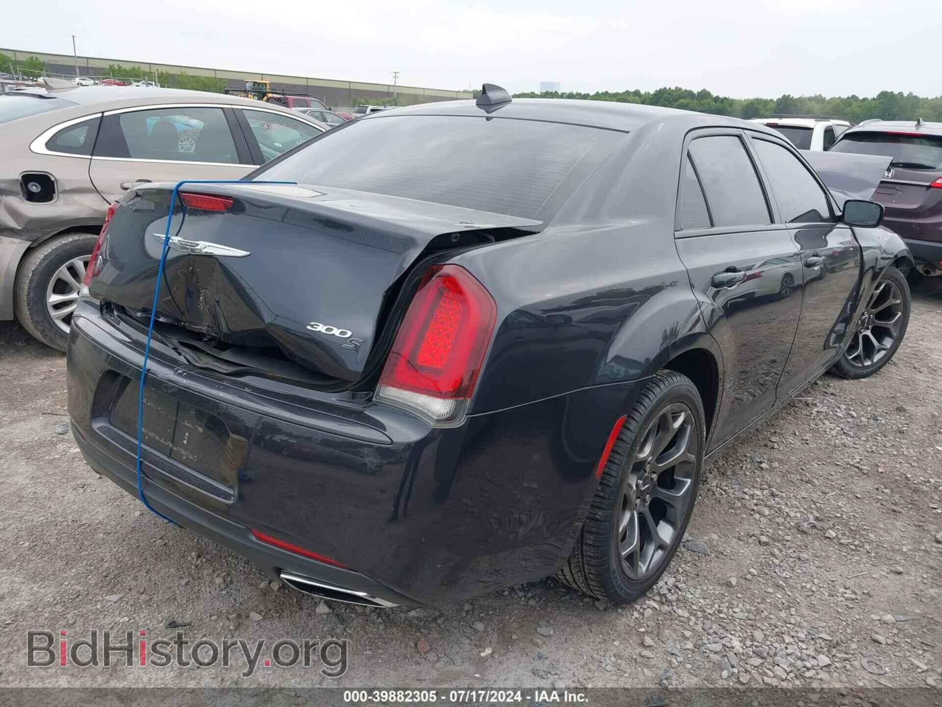 2017 CHRYSLER 300 - VIN: 2C3CCABG4HH668027 - Фото 4