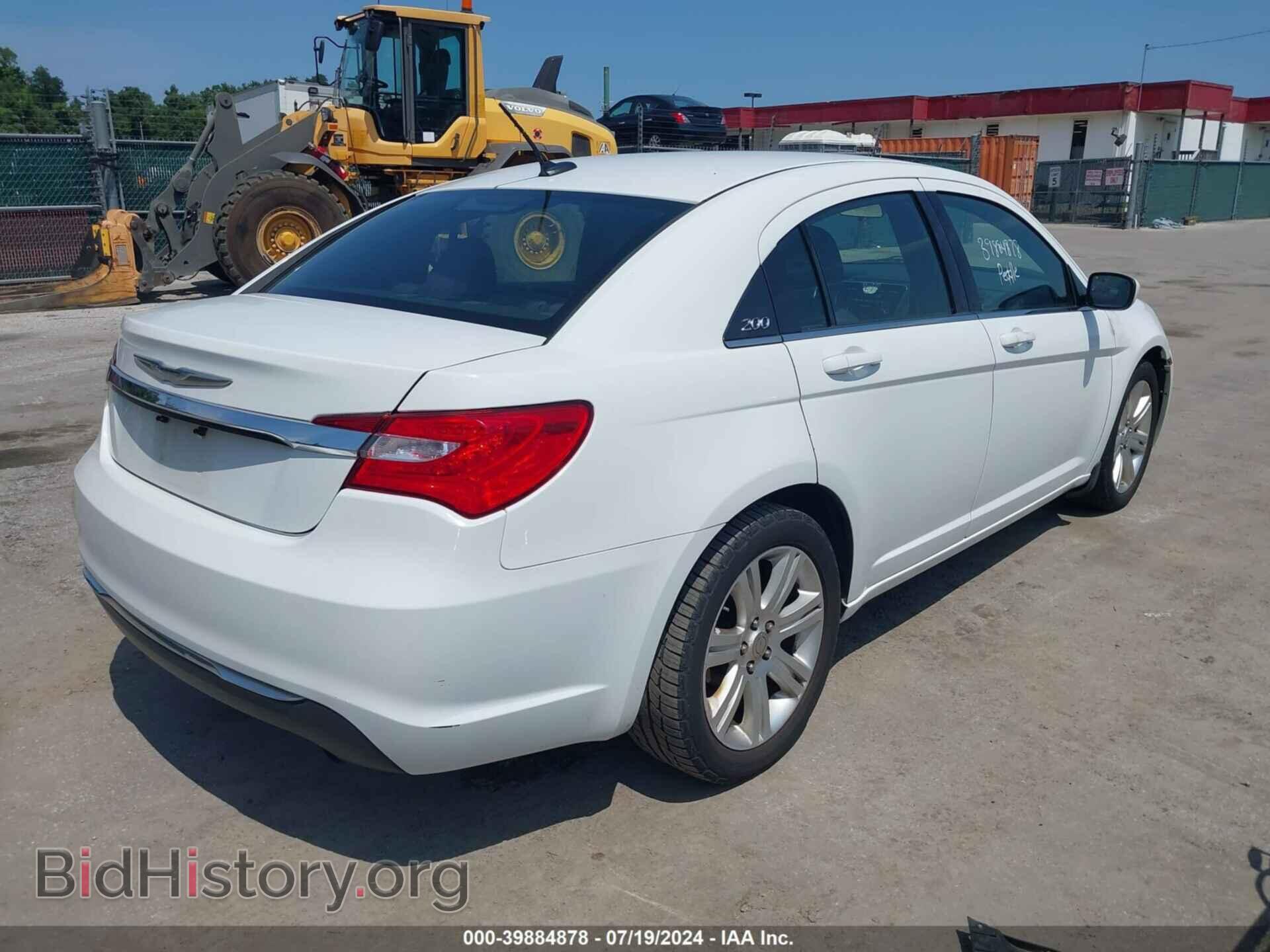 2013 CHRYSLER 200 - VIN: 1C3CCBAB0DN670600 - Photo 4