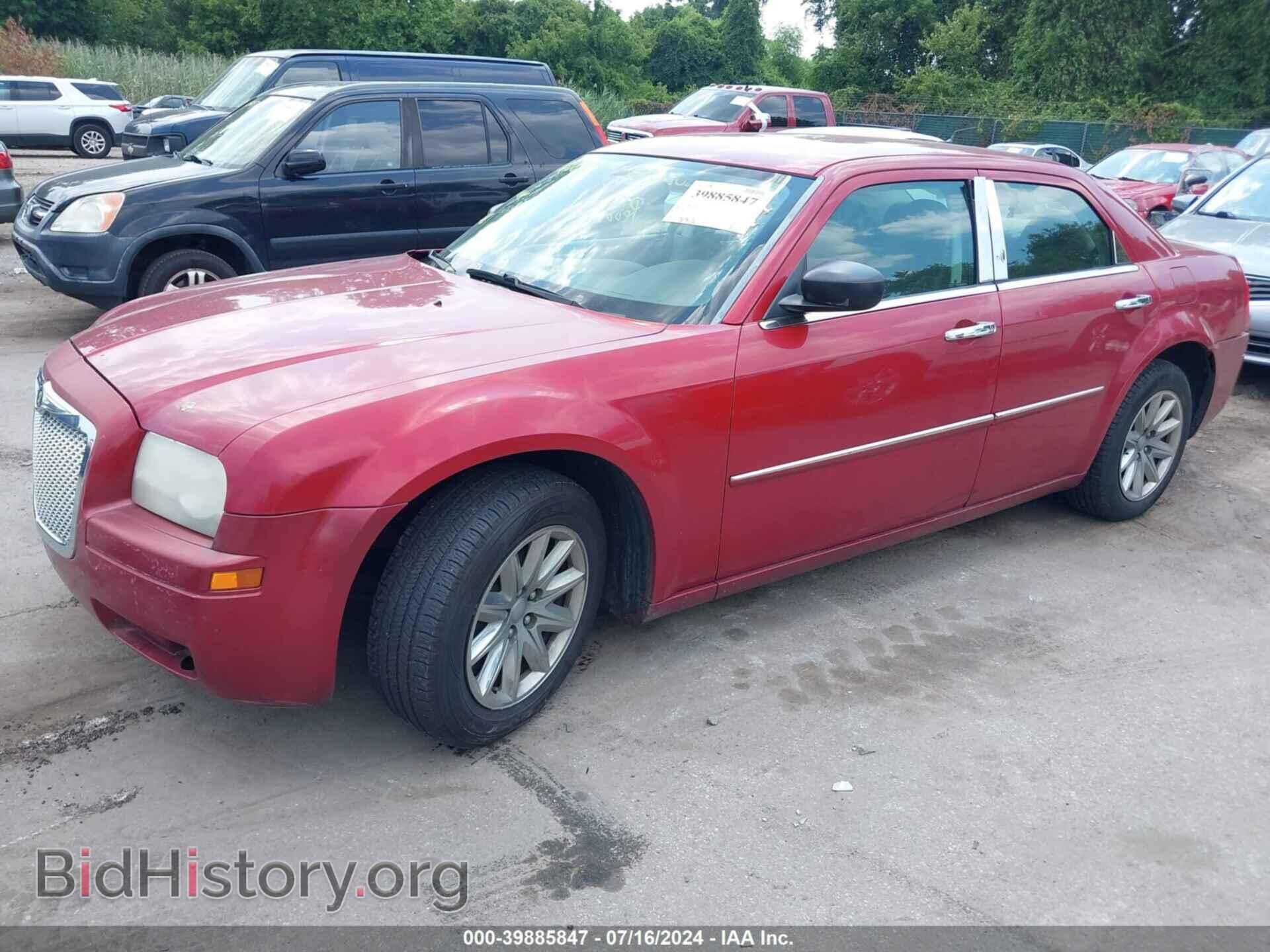 2008 CHRYSLER 300 - VIN: 2C3KA43R58H191708 - Фото 2