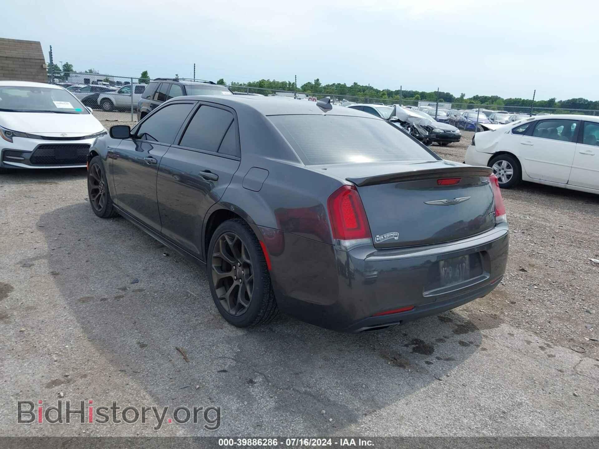 2017 CHRYSLER 300 - VIN: 2C3CCABG0HH661592 - Фото 3