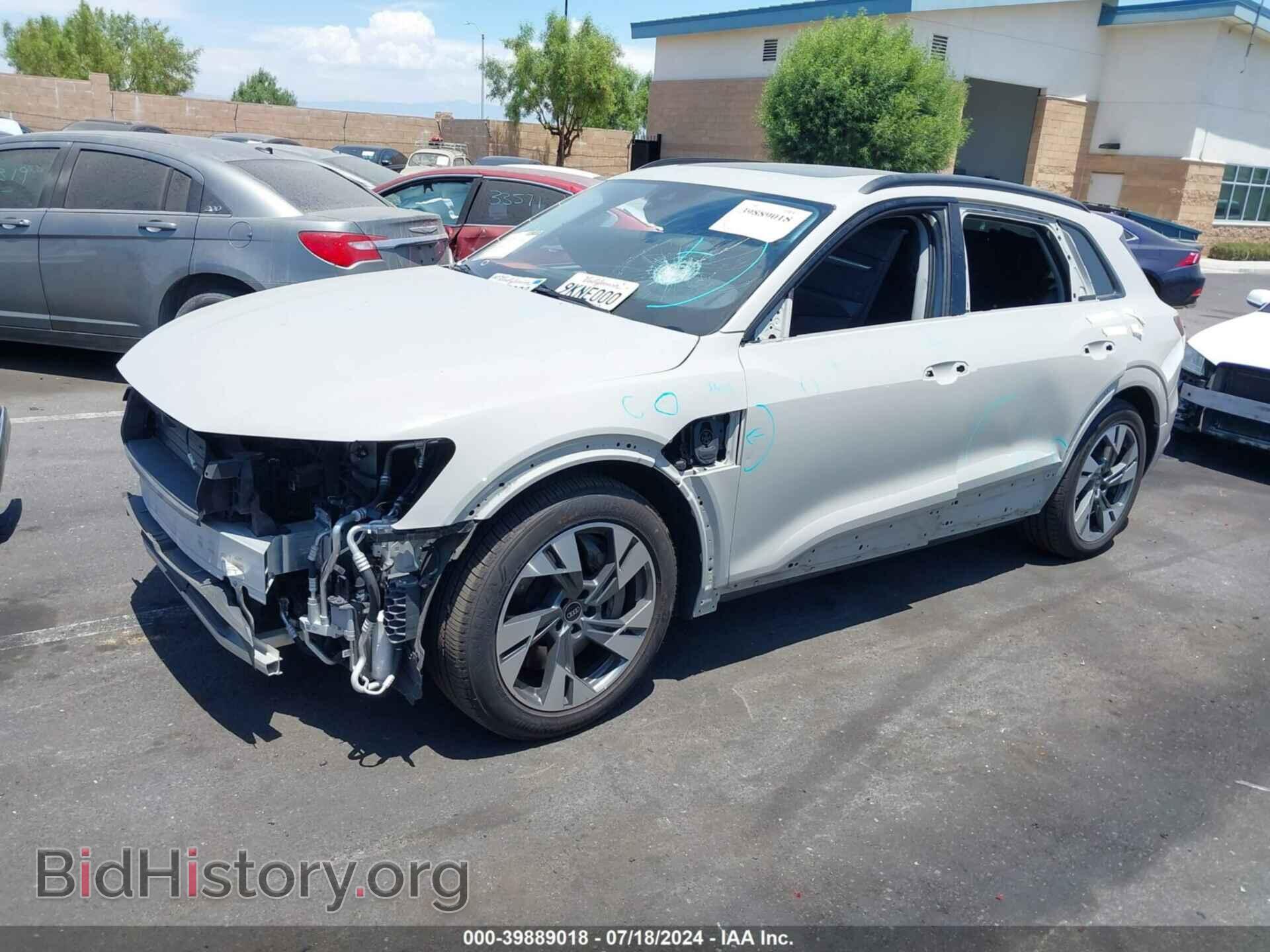 2022 AUDI E-TRON - VIN: WA1AAAGE6NB002477 - Фото 2