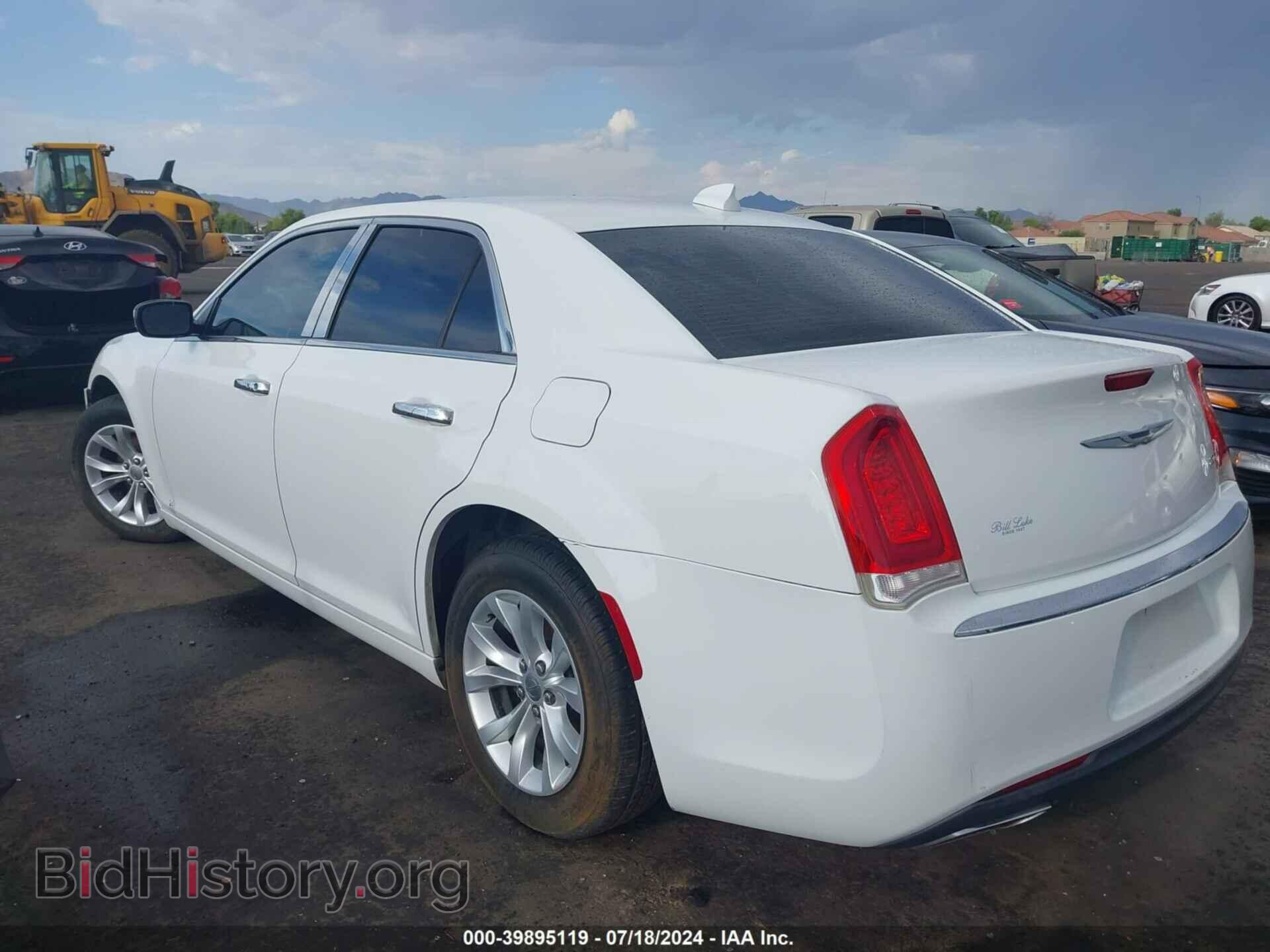 2016 CHRYSLER 300 - VIN: 2C3CCAAG1GH252372 - Фото 3