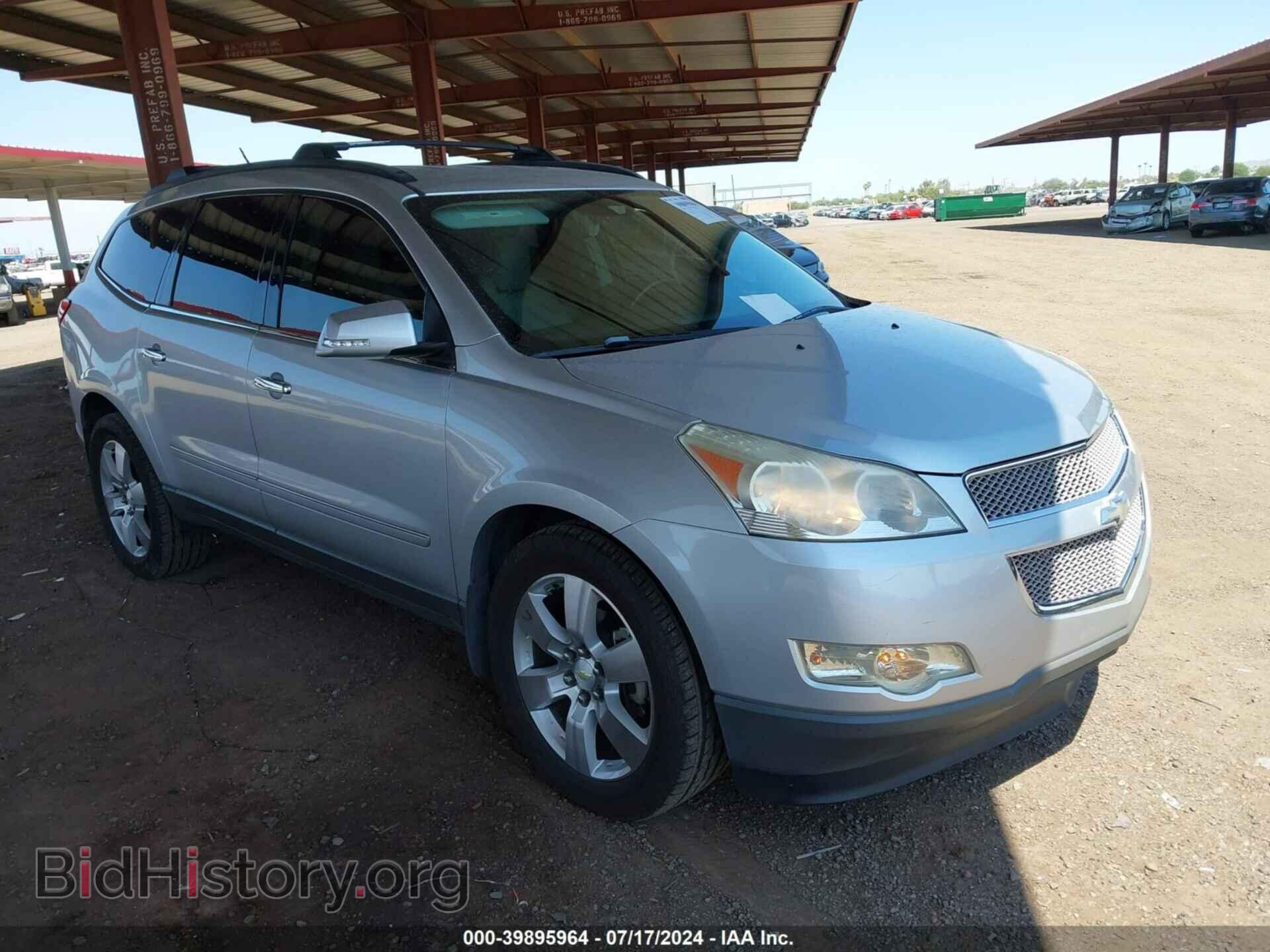 Фотография 1GNKRLED1CJ319554 - CHEVROLET TRAVERSE 2012