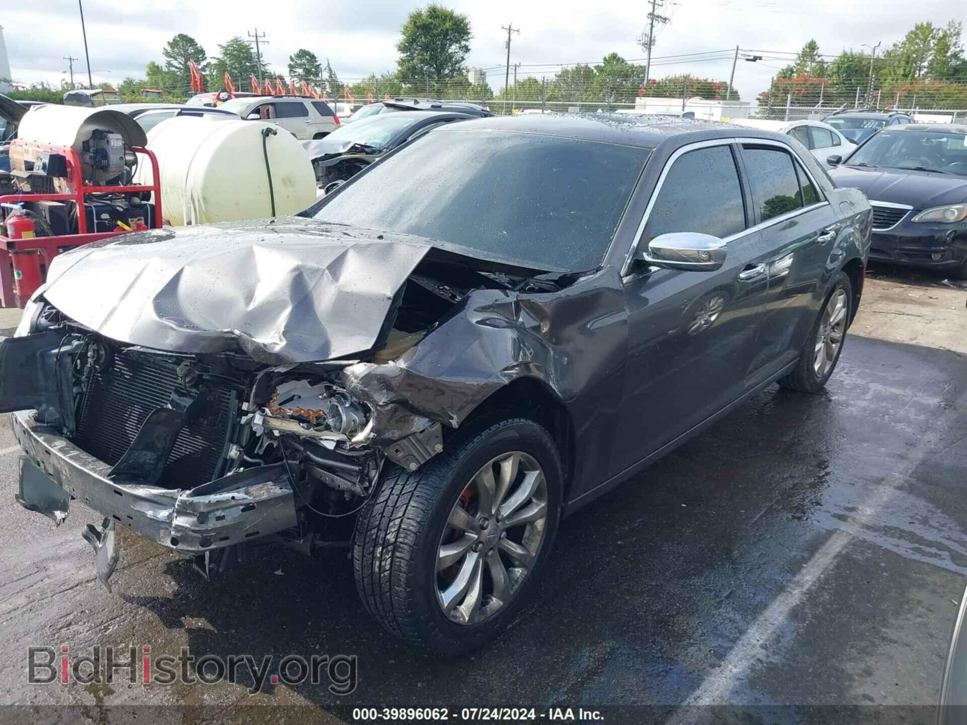 2016 CHRYSLER 300C - VIN: 2C3CCAKG0GH208443 - Фото 2
