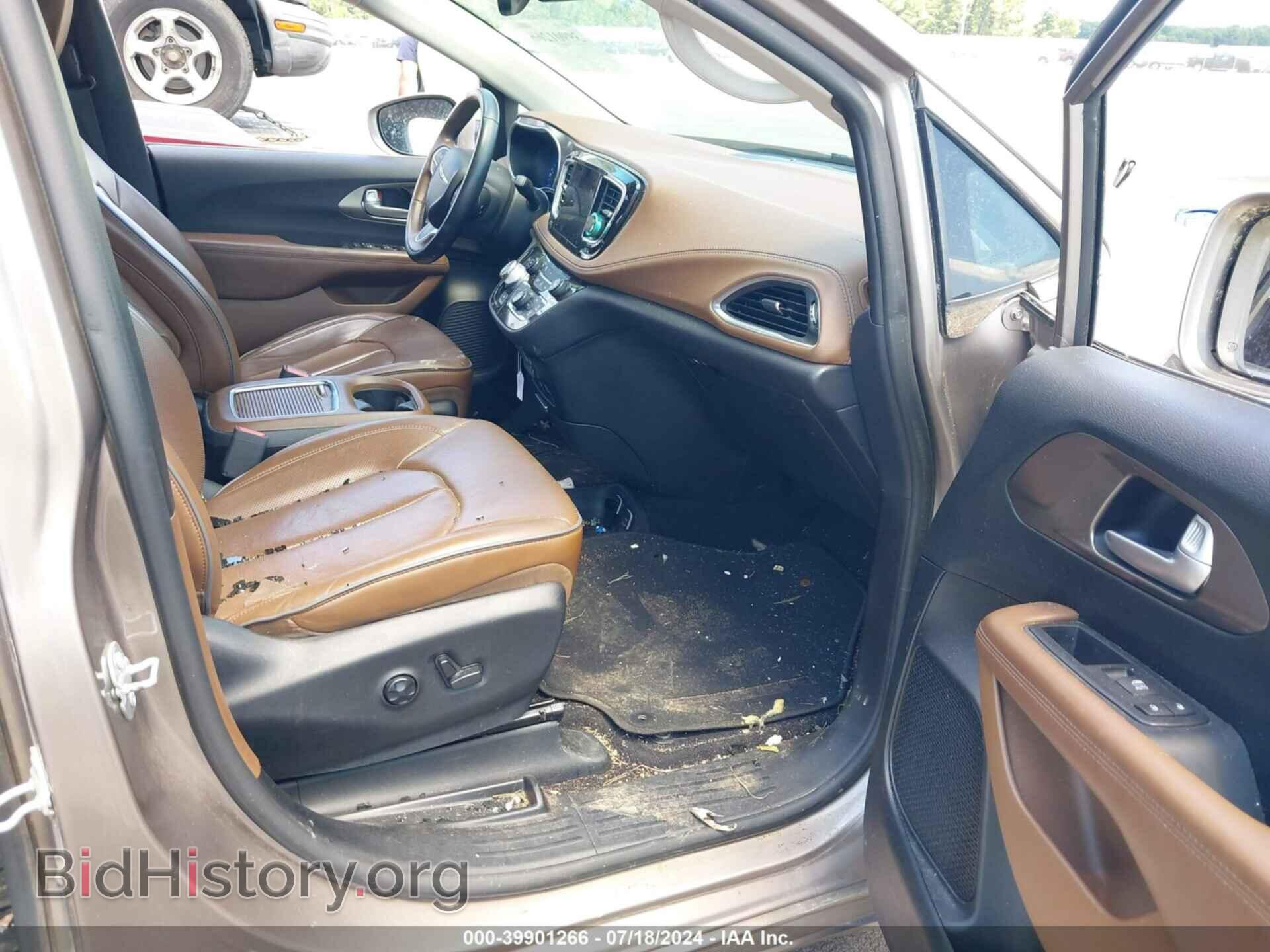 2017 CHRYSLER PACIFICA - VIN: 2C4RC1GGXHR627720 - Photo 5