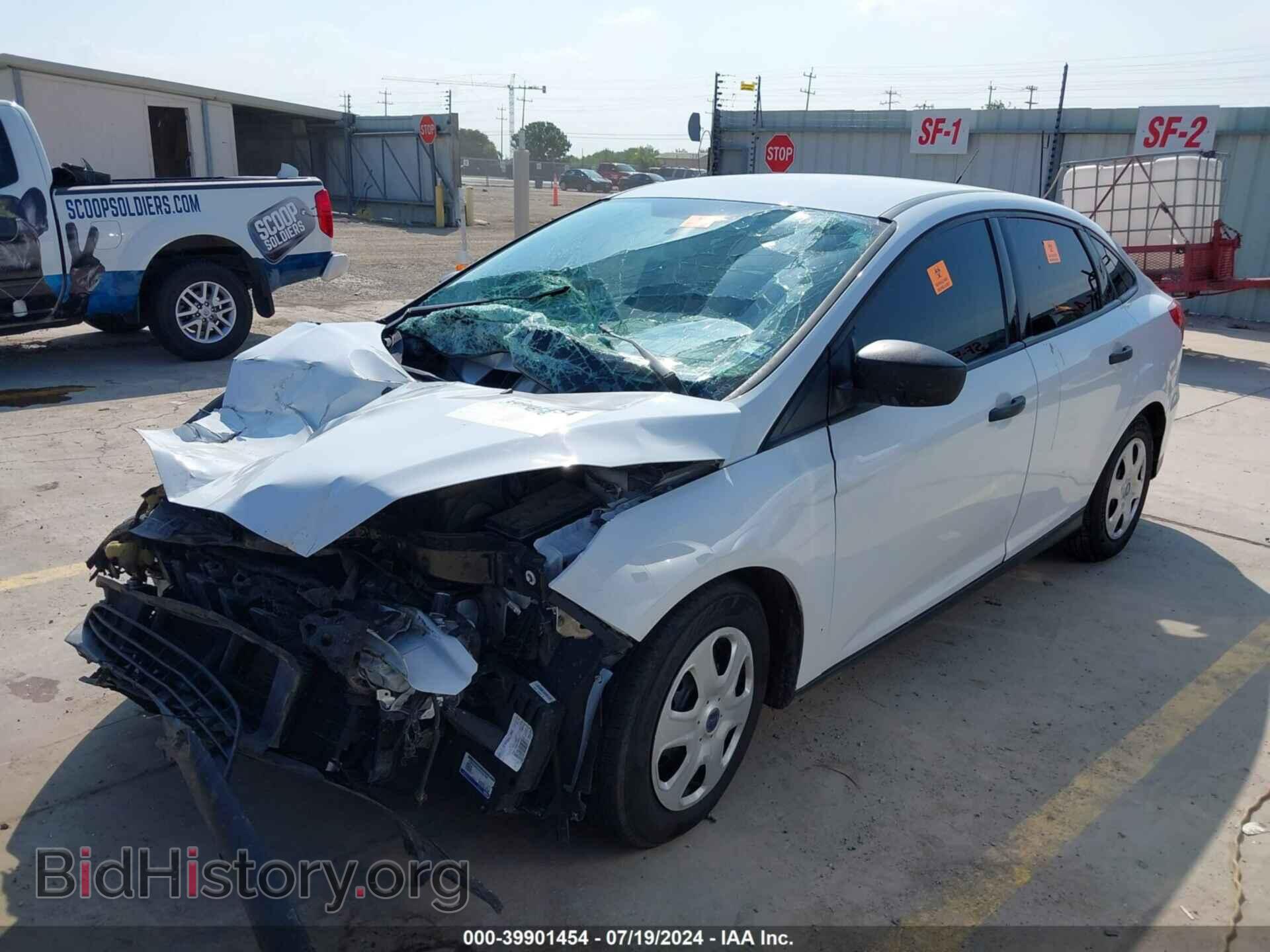 2017 FORD FOCUS - VIN: 1FADP3E23HL205093 - Фото 2