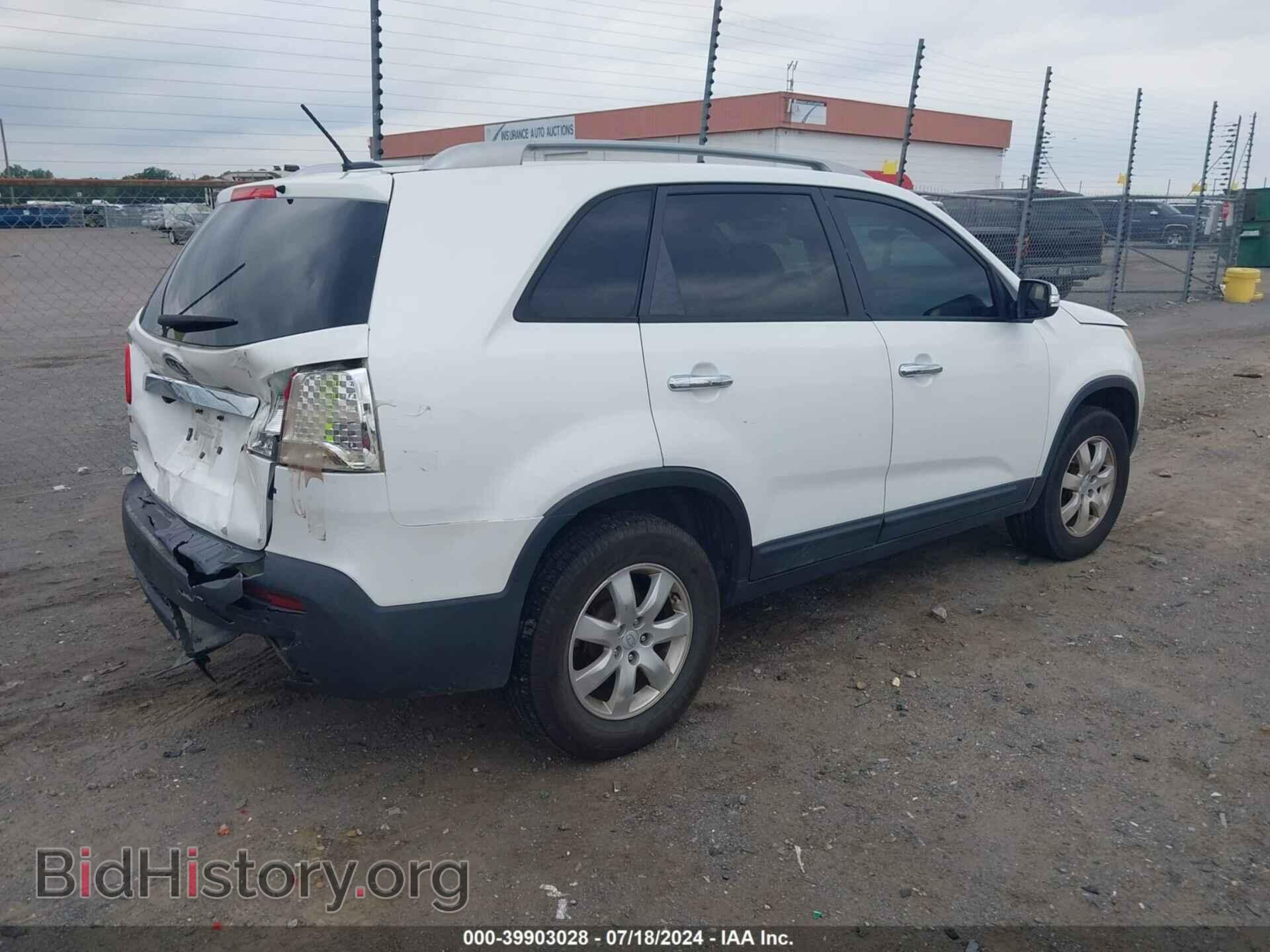 2011 KIA SORENTO - VIN: 5XYKT4A11BG166300 - Фото 4