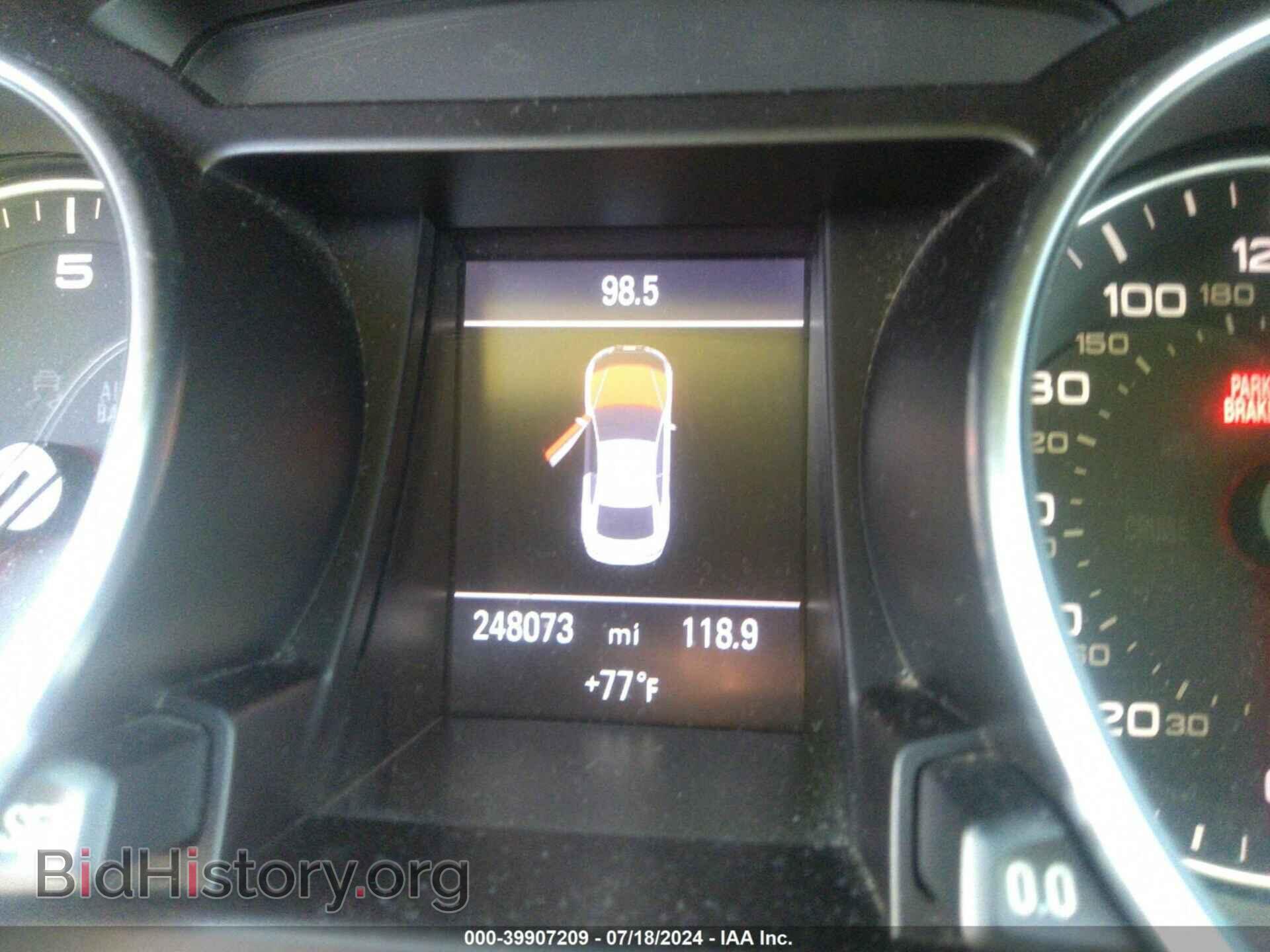 2010 AUDI A5 - VIN: WAURFAFR5AA058423 - Фото 7