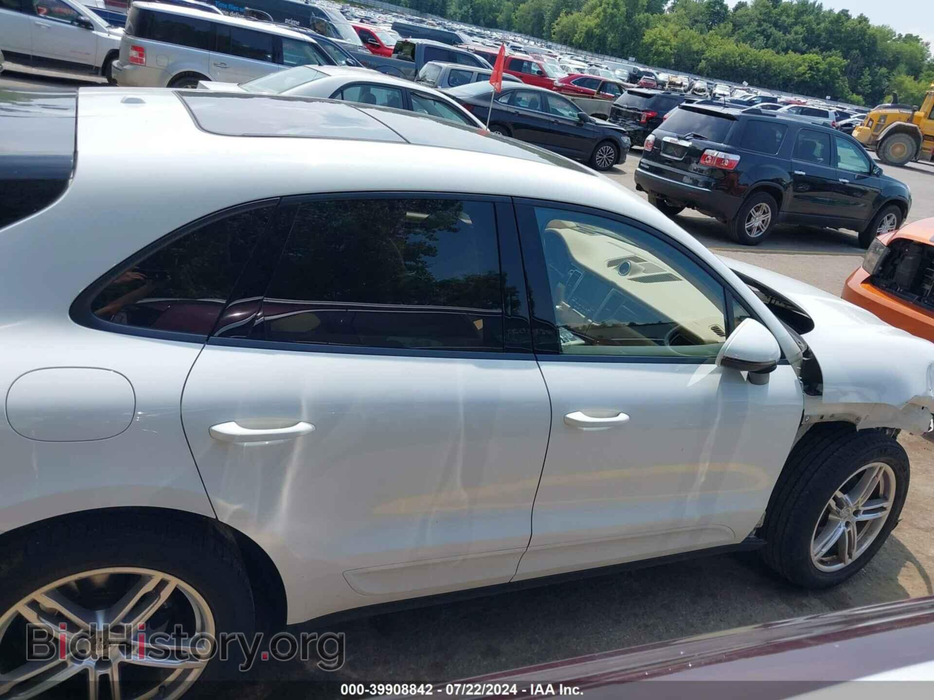 2017 PORSCHE MACAN - VIN: WP1AA2A52HLB05932 - Photo 13