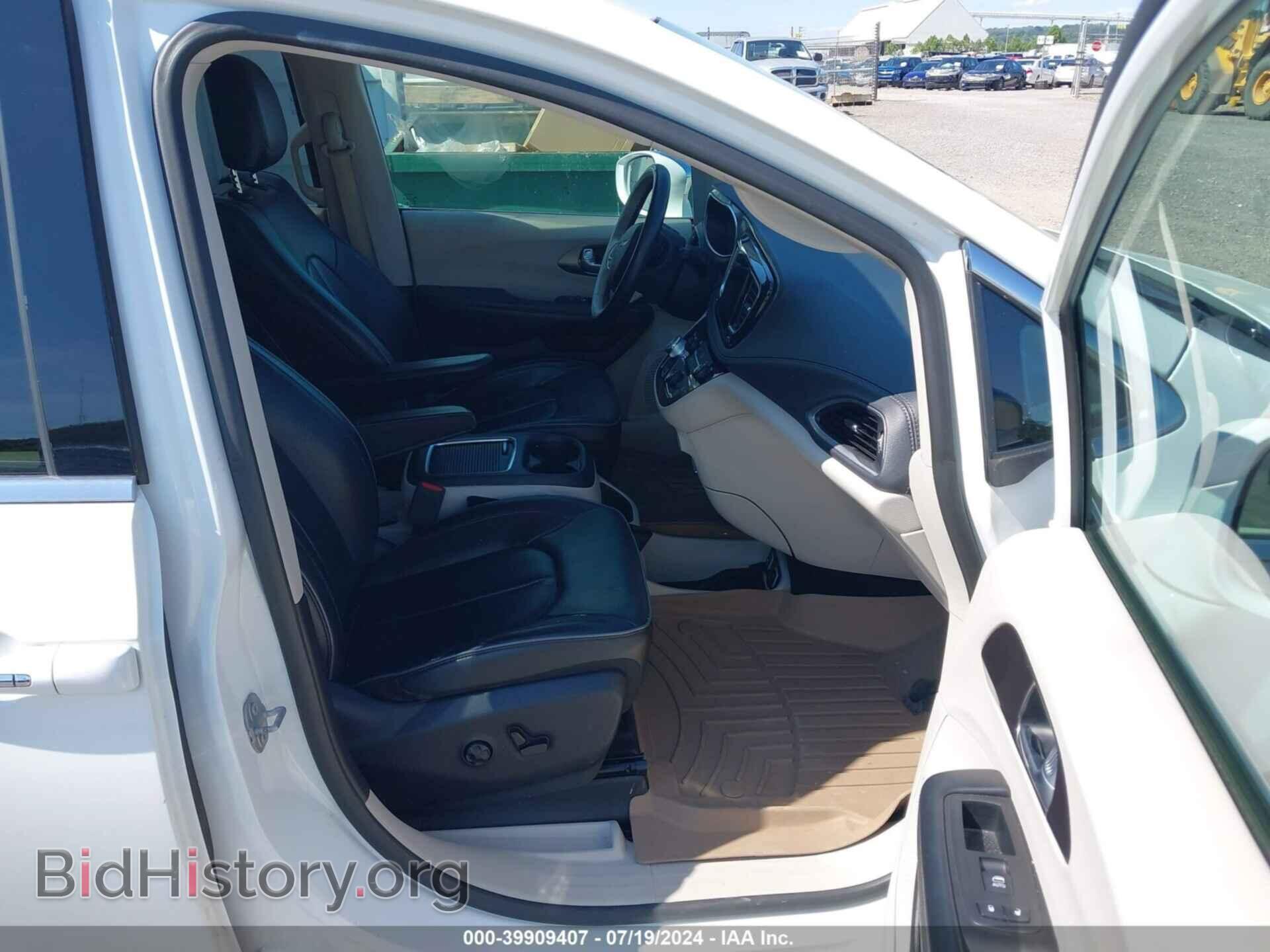 2017 CHRYSLER PACIFICA - VIN: 2C4RC1GGXHR744553 - Photo 5