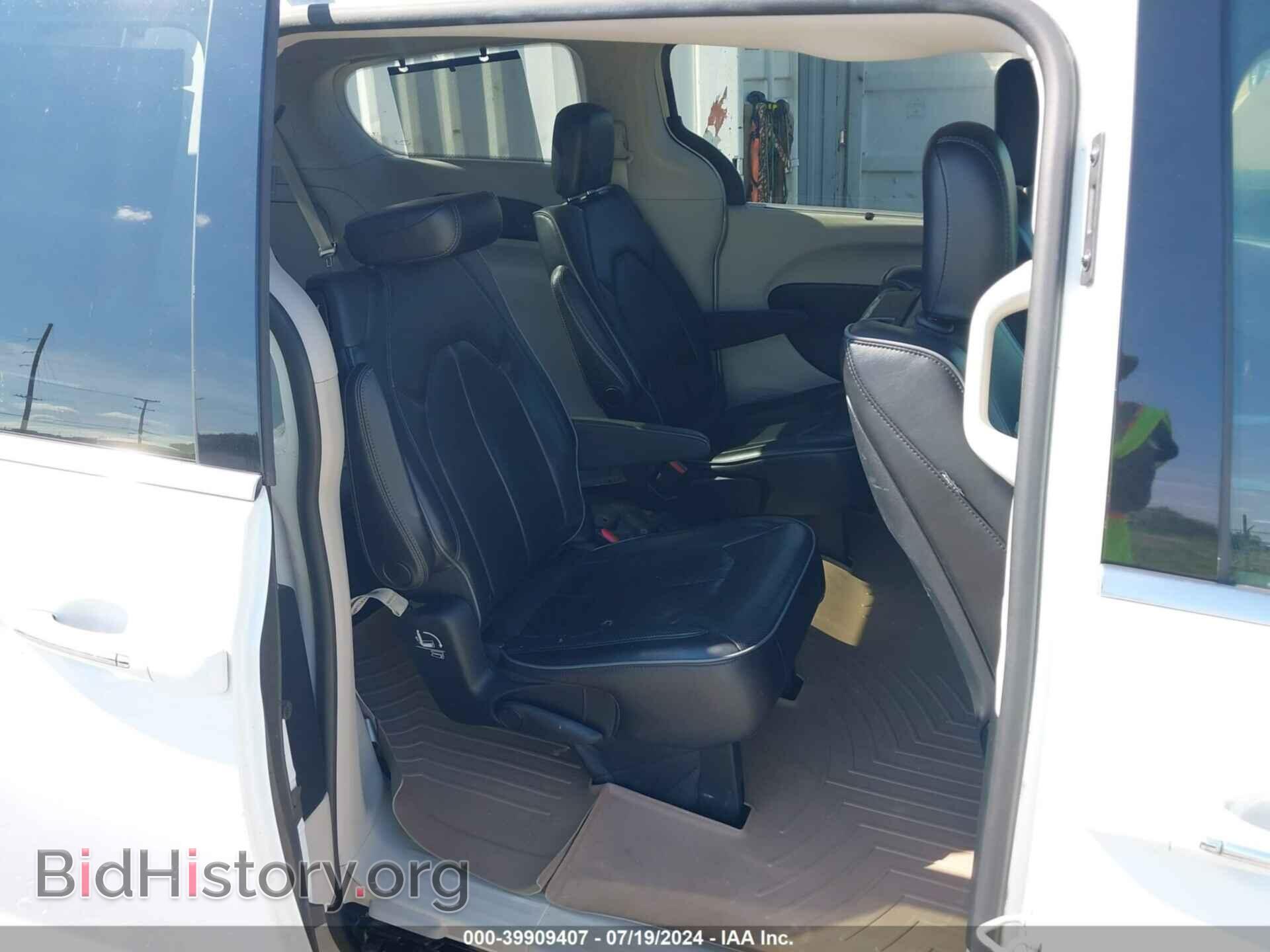 2017 CHRYSLER PACIFICA - VIN: 2C4RC1GGXHR744553 - Photo 8