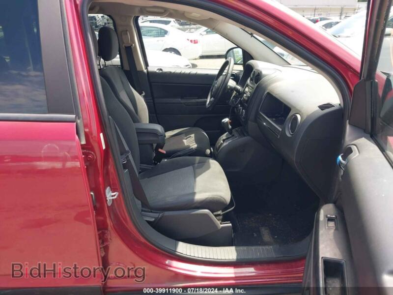 2012 Jeep COMPASS (VIN 1C4NJDEBXCD689658) — photo 5 of 11