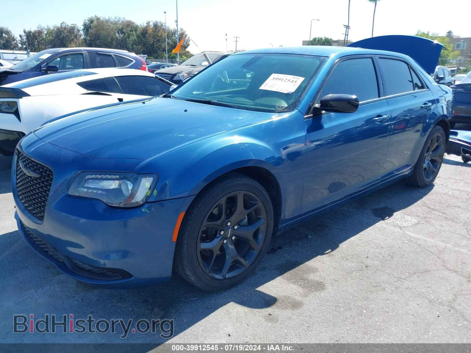 2021 CHRYSLER 300 - VIN: 2C3CCAAG8MH617450 - Фото 2