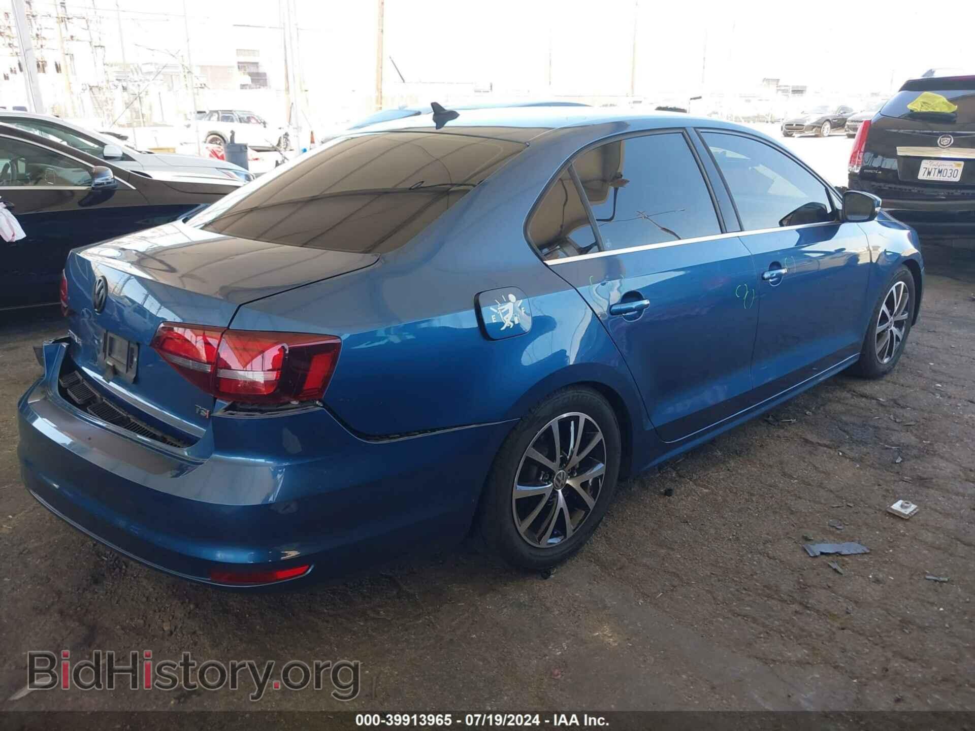 2017 VOLKSWAGEN JETTA - VIN: 3VWDB7AJ8HM203090 - Фото 4