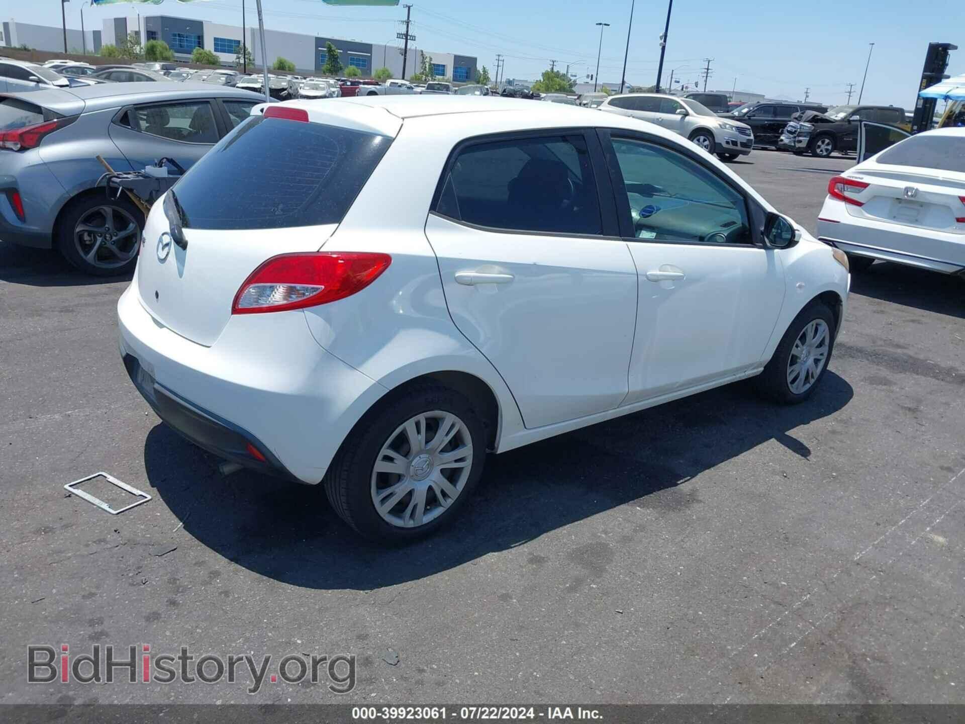 2014 MAZDA MAZDA2 - VIN: JM1DE1KZXE0171656 - Фото 4