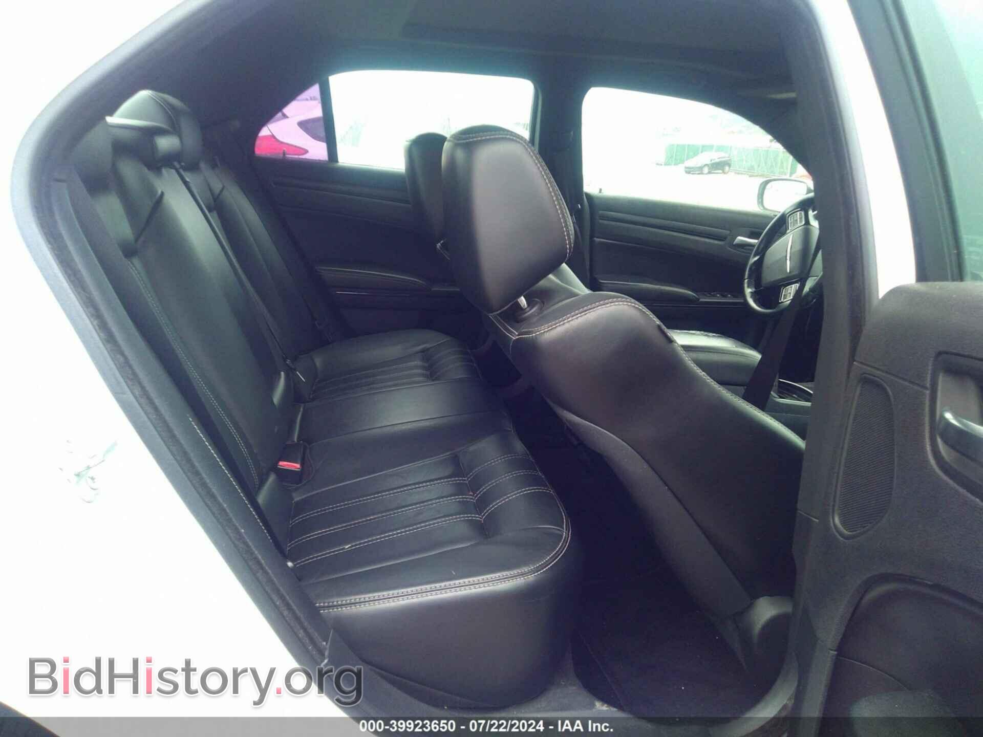 2014 CHRYSLER 300 - VIN: 2C3CCAGG6EH383995 - Фото 8