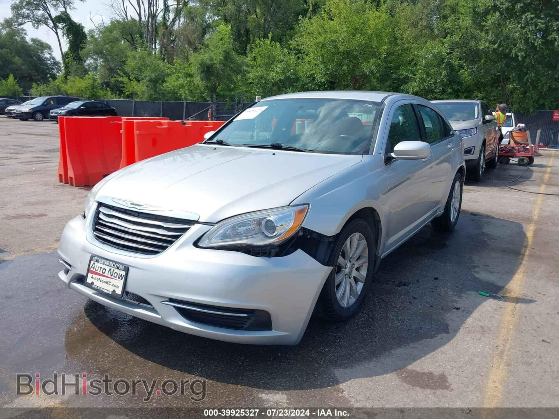 2012 CHRYSLER 200 - VIN: 1C3CCBBG9CN298537 - Фото 2